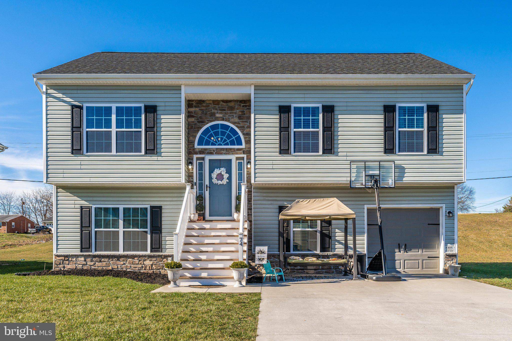 Martinsburg, WV 25404,74 BETTS WAY