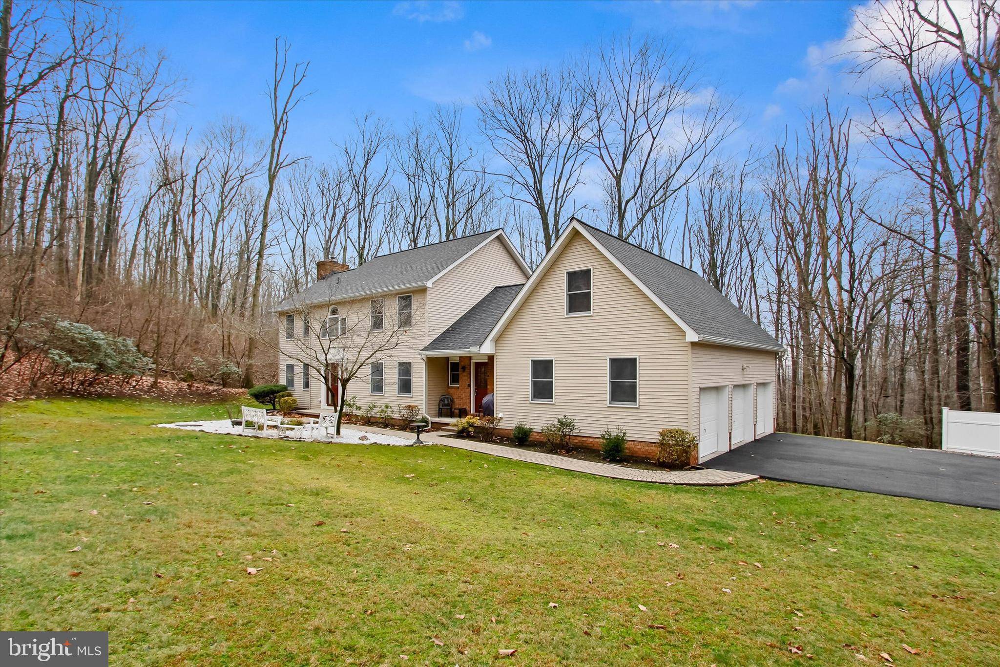 Hanover, PA 17331,801 MOUNTAIN CT