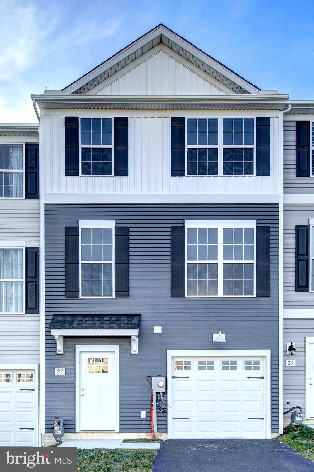 Hanover, PA 17331,74 COOP LANE #35B