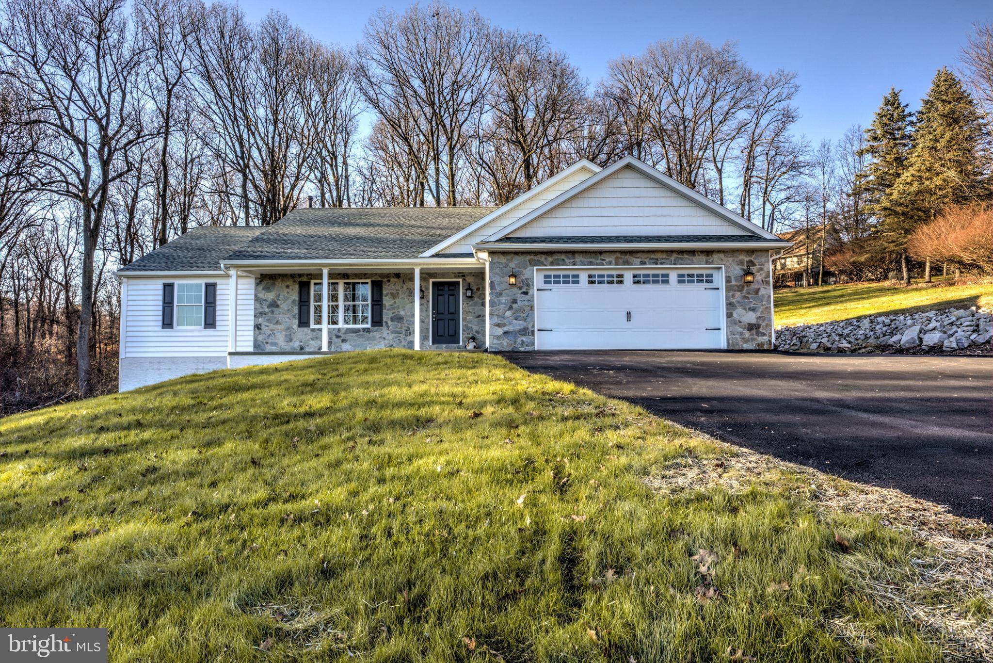 Mohnton, PA 19540,70 BUTLERS LN