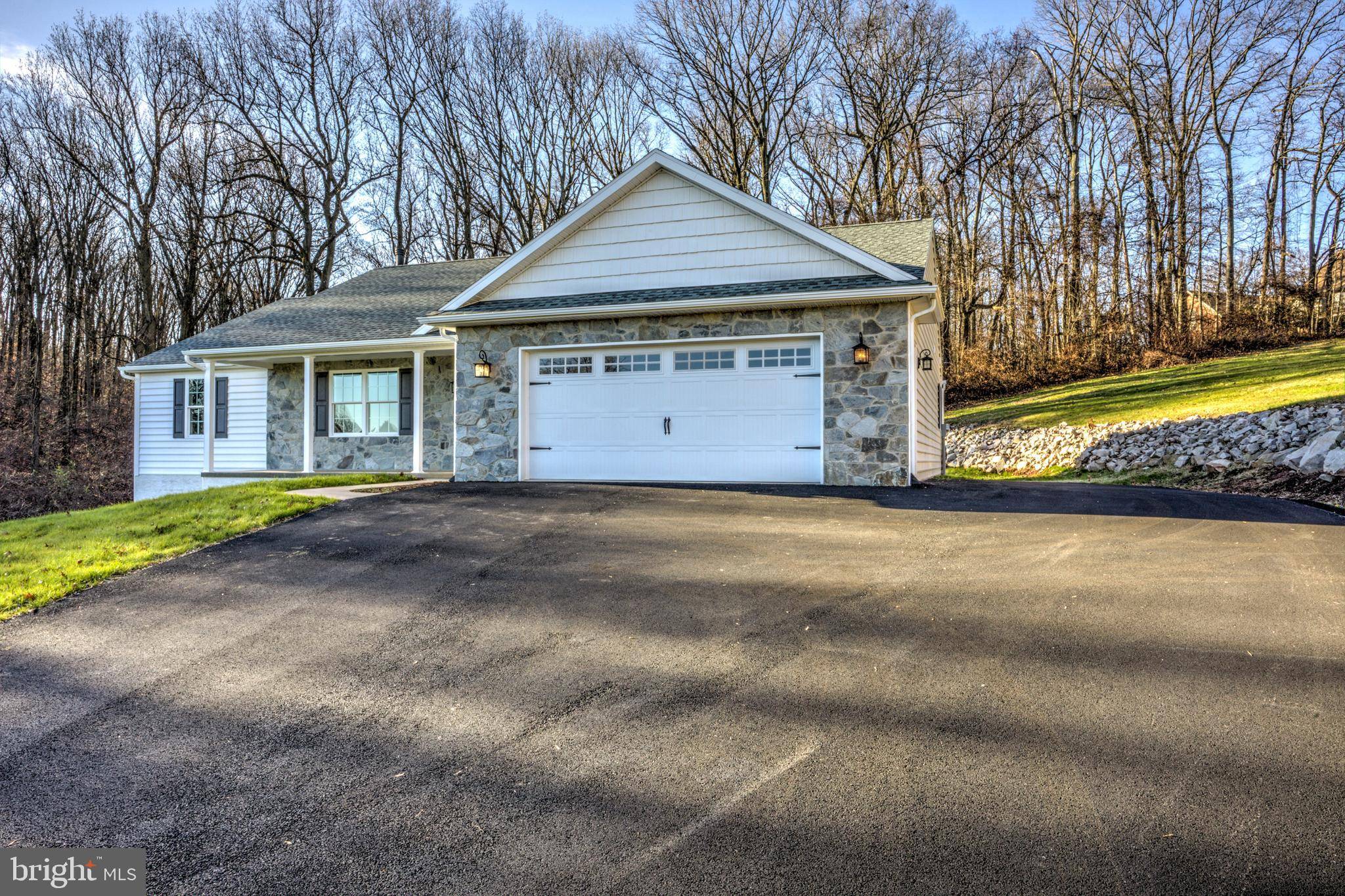 Mohnton, PA 19540,70 BUTLERS LN