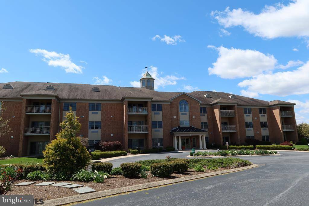 State College, PA 16801,305 VILLAGE HEIGHTS DRIVE DR #324