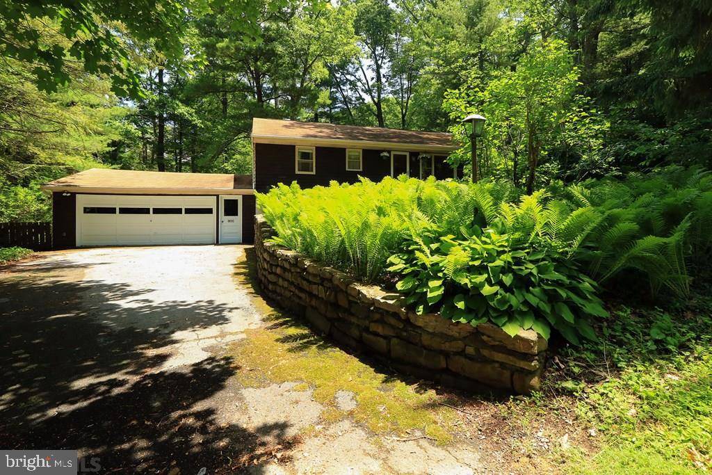 Pine Grove Mills, PA 16868,183 DEEPWOOD DR