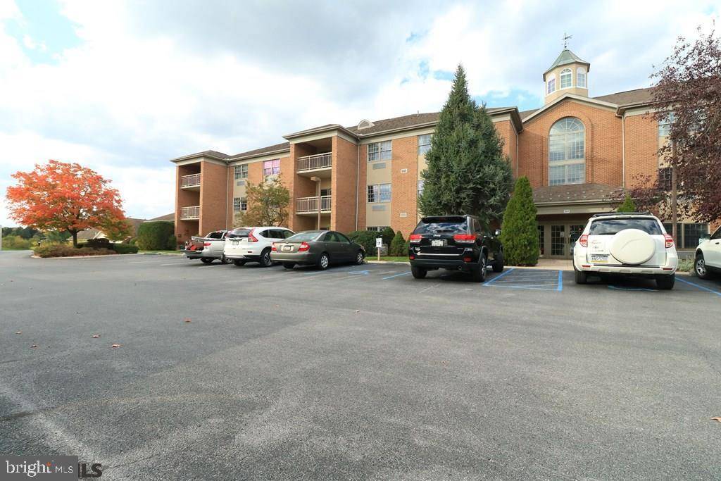 State College, PA 16801,305 VILLAGE HEIGHTS DRIVE DR #129