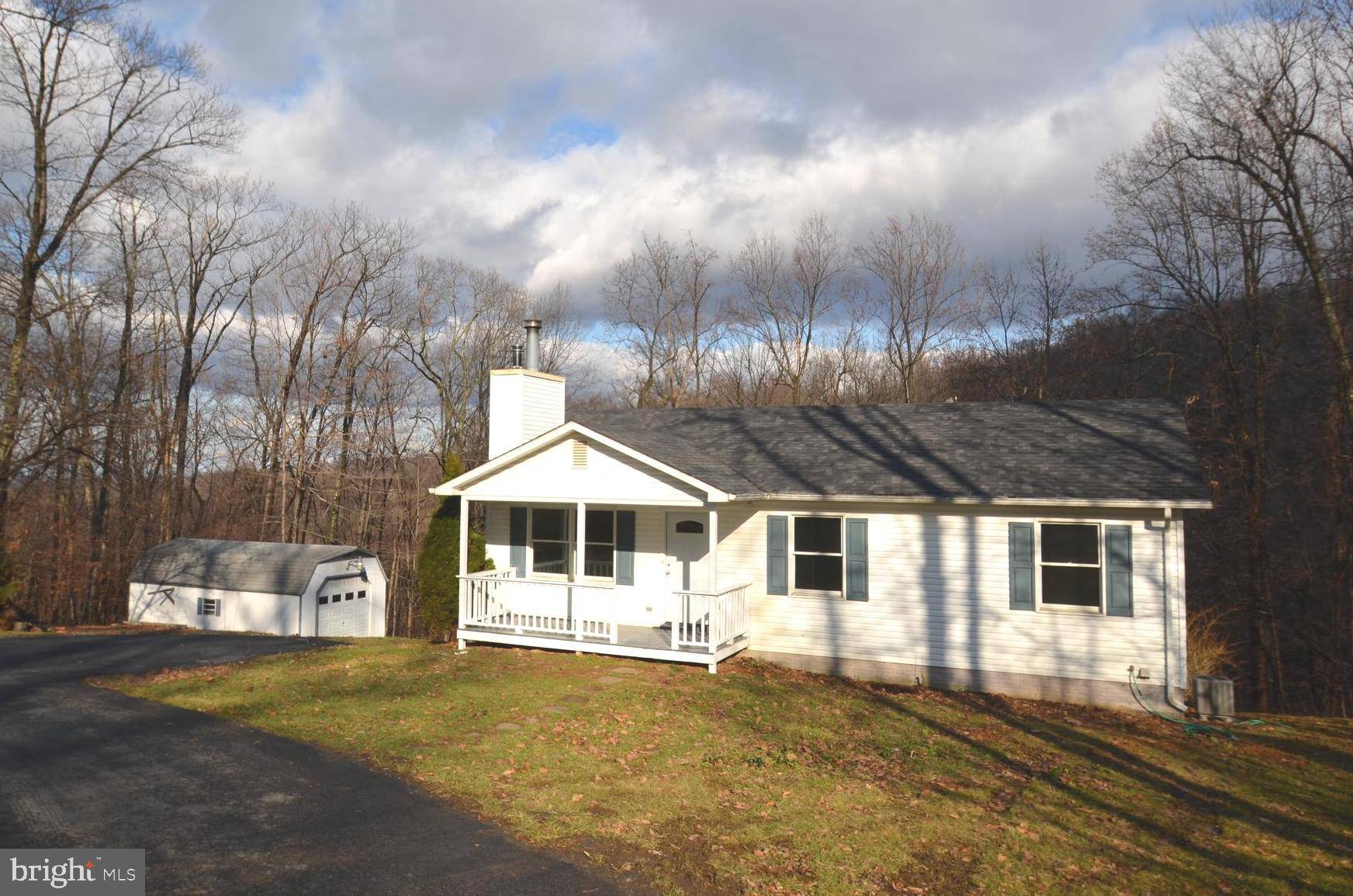 Linden, VA 22642,250 RIDGE TOP LN