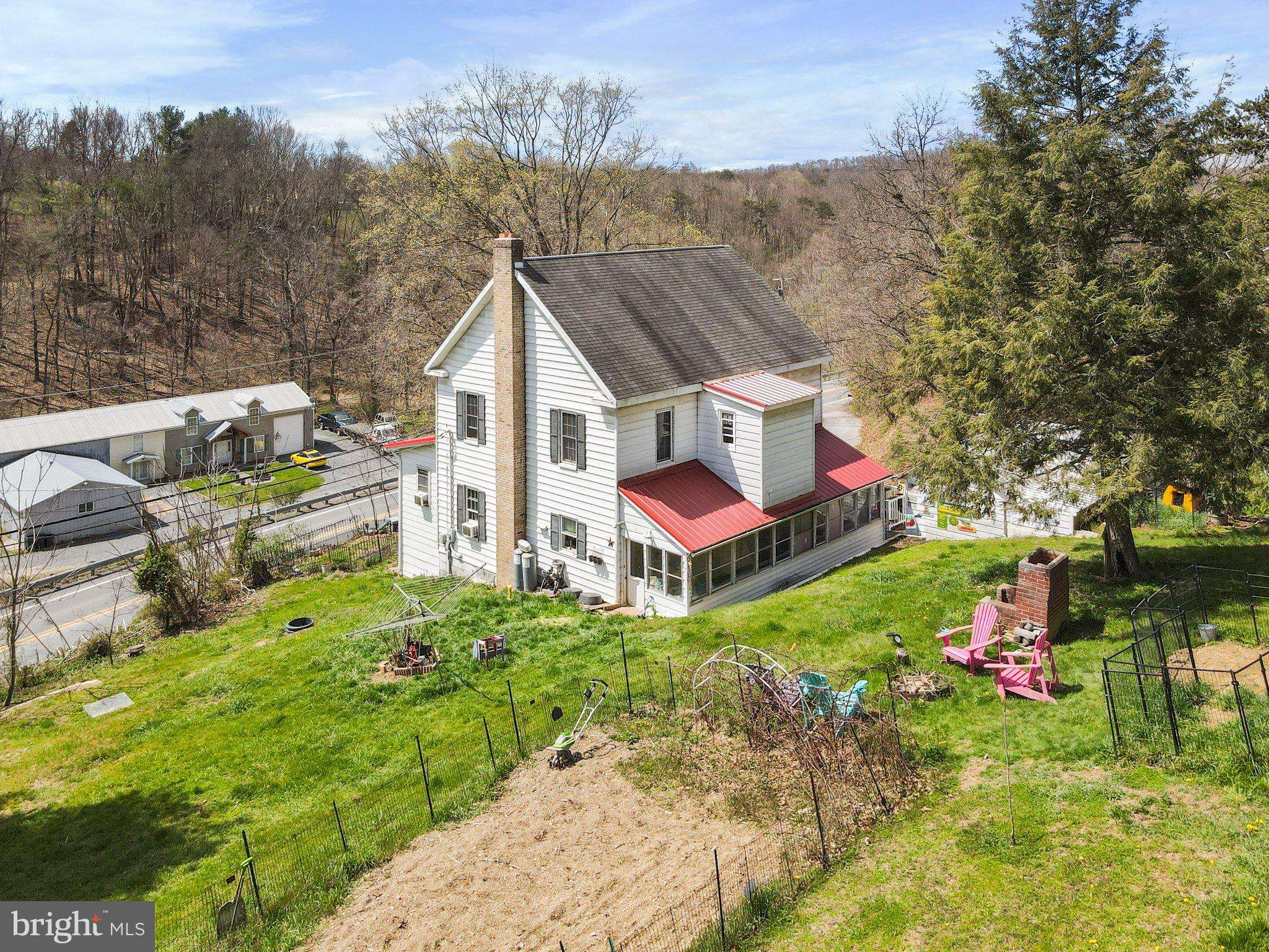 Berkeley Springs, WV 25411,845 MARTINSBURG RD