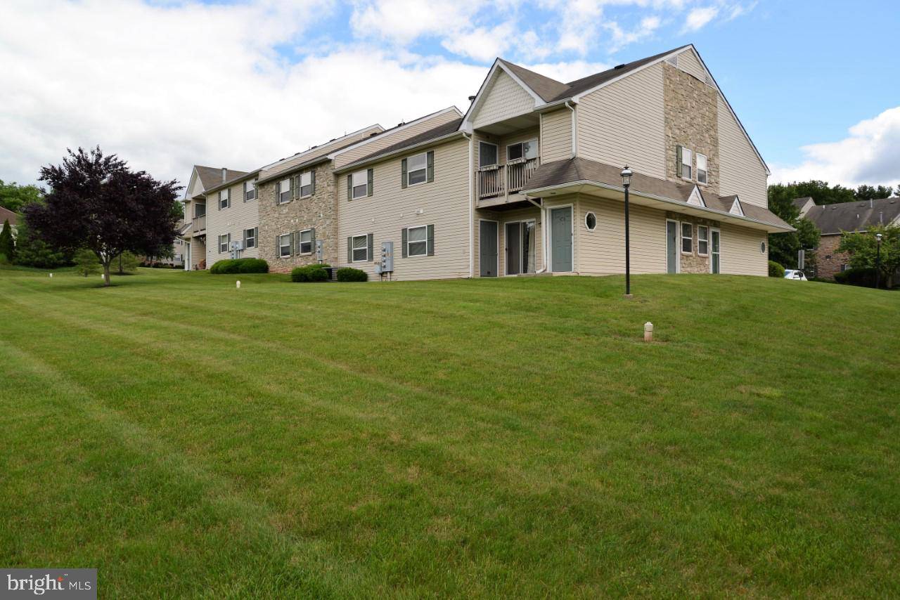 Royersford, PA 19468,103 HORSESHOE DR #103