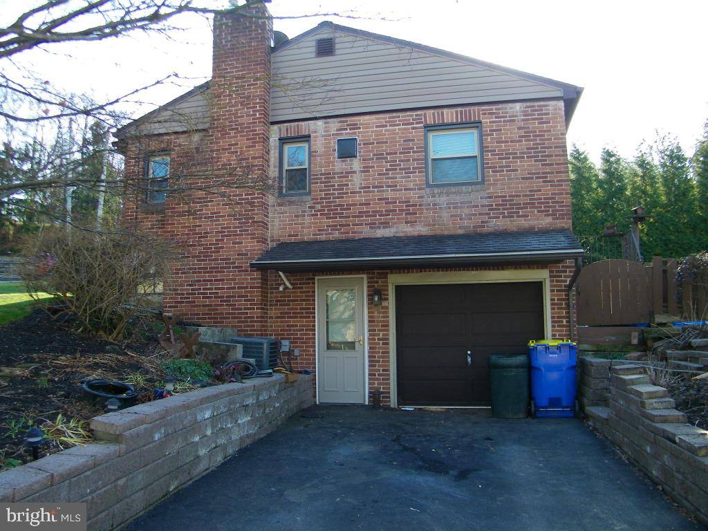 York, PA 17402,540 WILLIAMSBURG DR