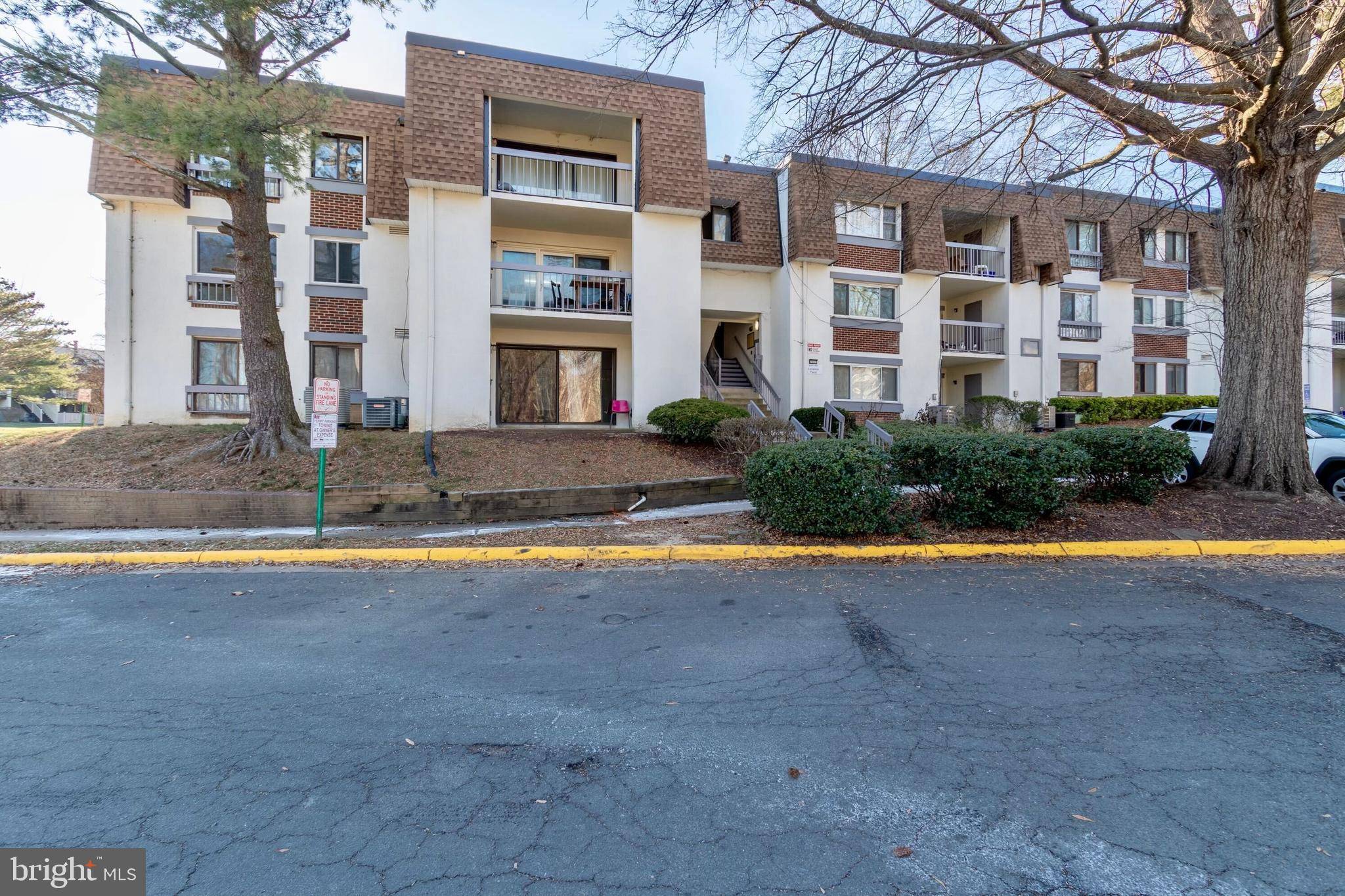 Alexandria, VA 22309,3801 LARAMIE PL #121G