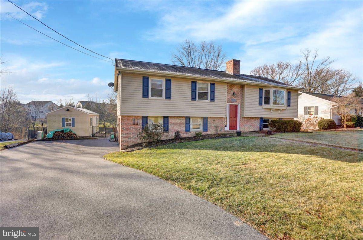 Manheim, PA 17545,350 LAKEVIEW DR