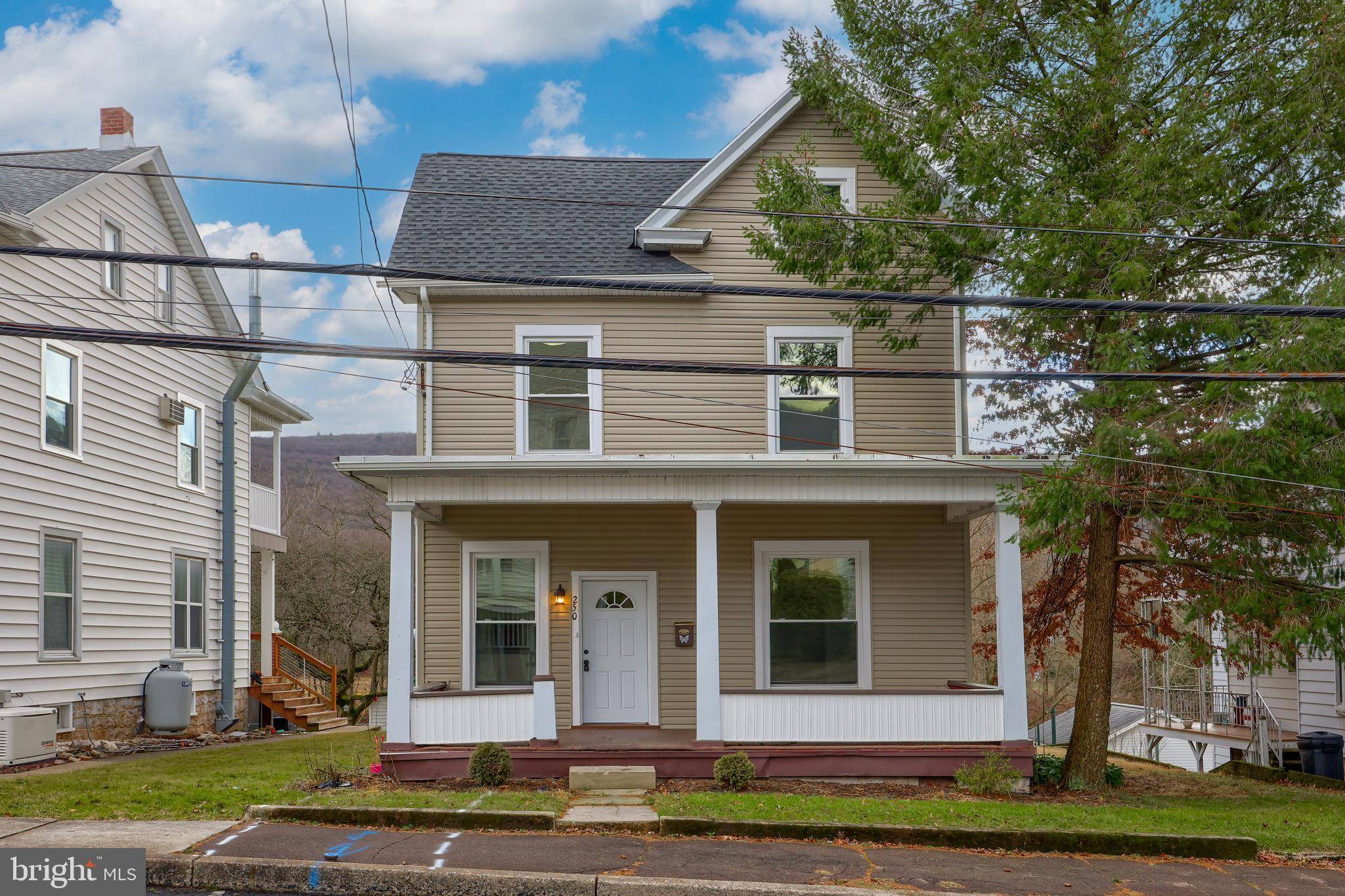 Williamstown, PA 17098,250 E MARKET ST