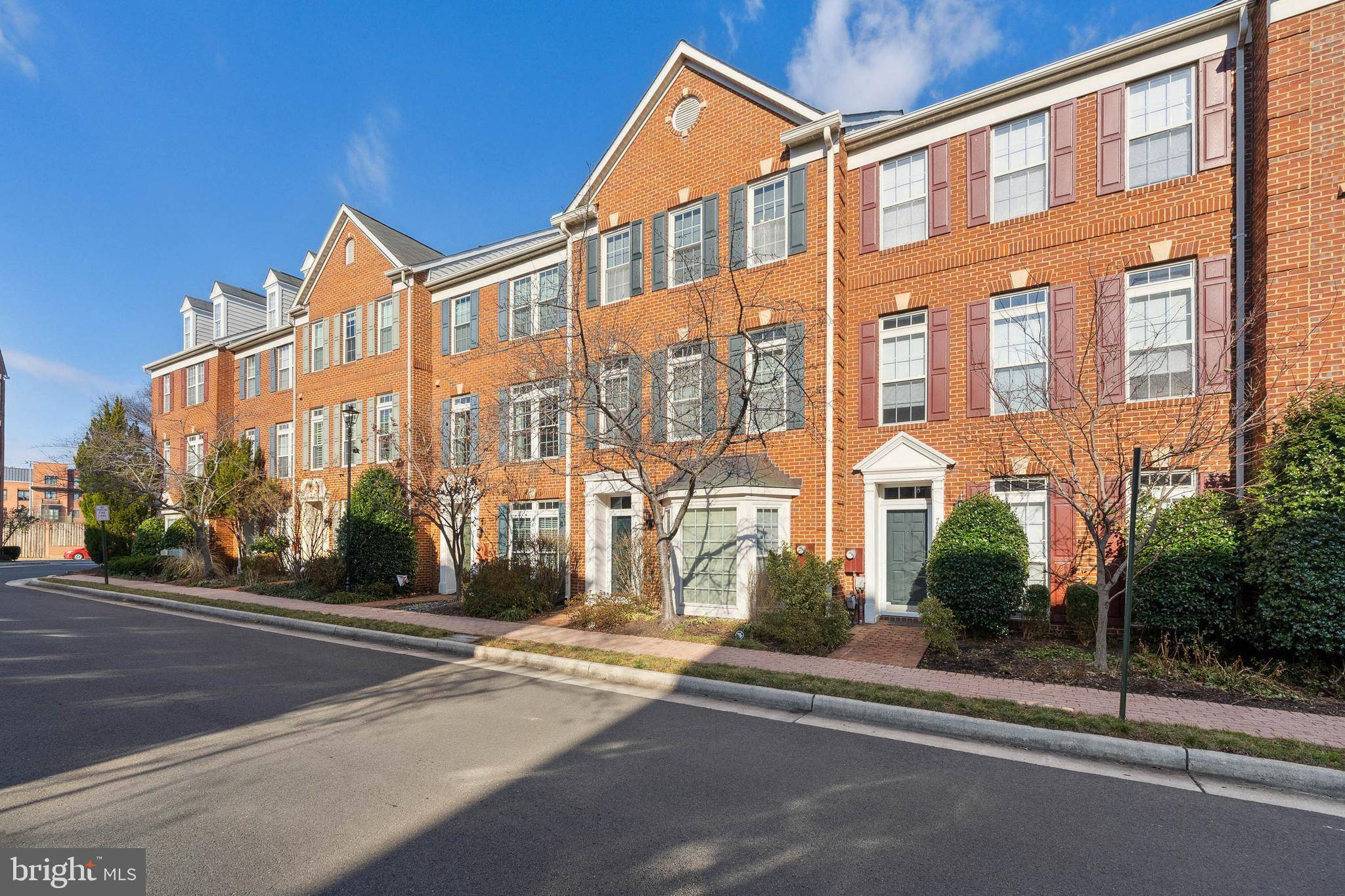 Alexandria, VA 22314,709 NORFOLK LN