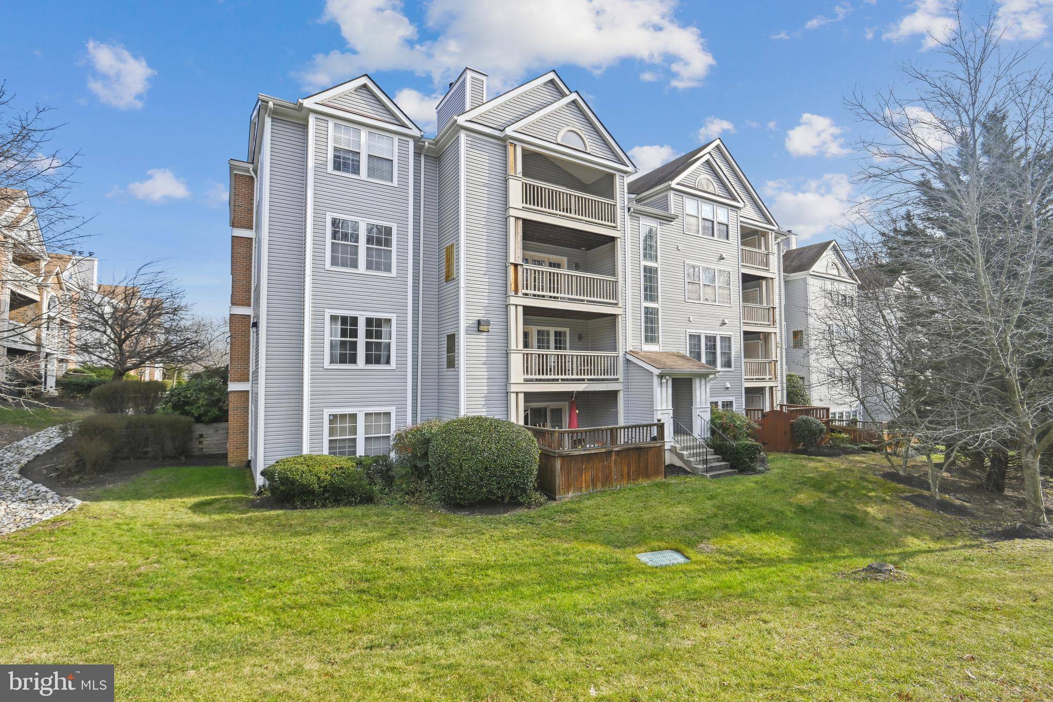 Alexandria, VA 22315,7512 ASHBY LN #J