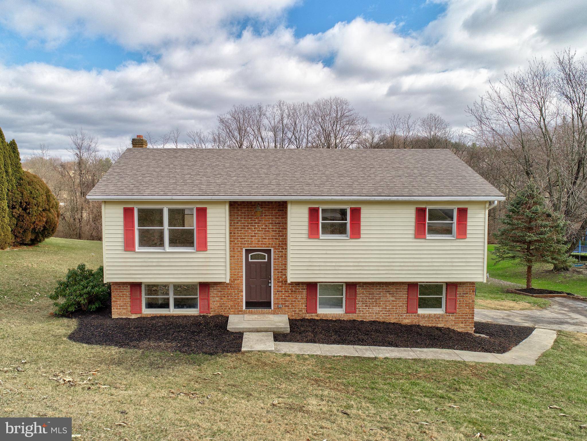 Hanover, PA 17331,57 PANORAMA LN