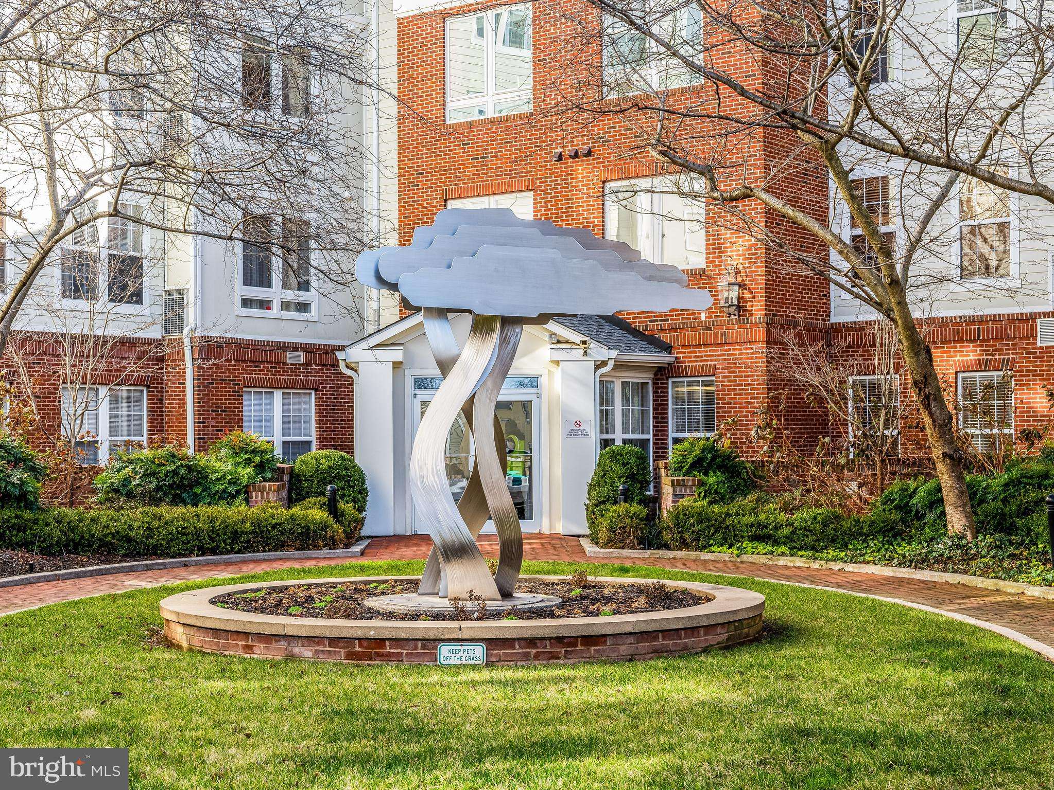 Arlington, VA 22204,801 S GREENBRIER ST #214