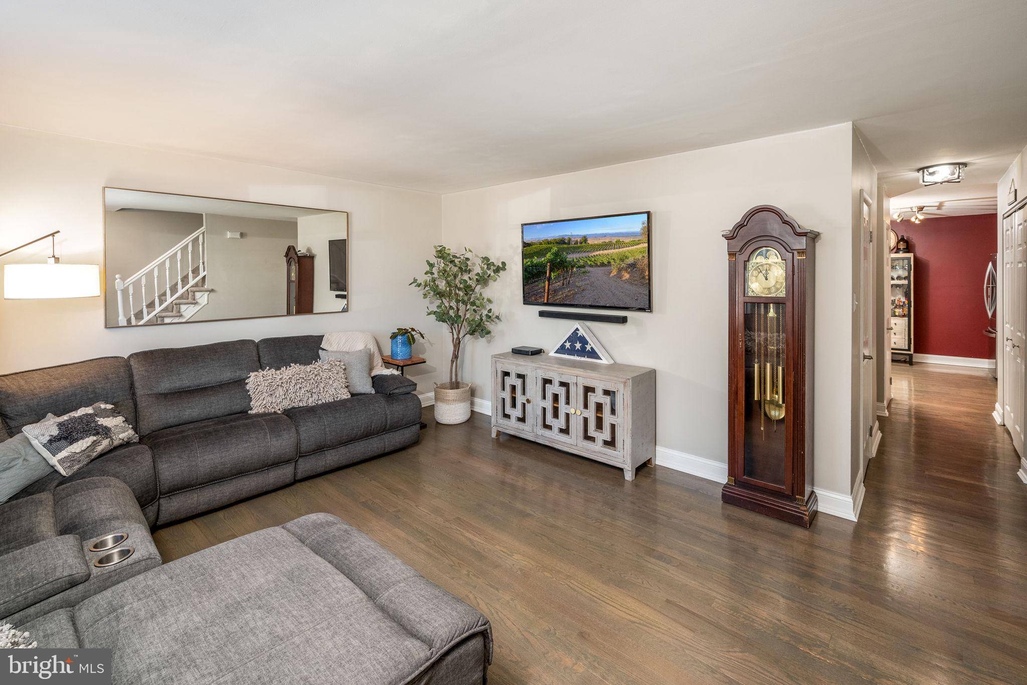 Upper Darby, PA 19082,911 SAINT JOSEPH DR
