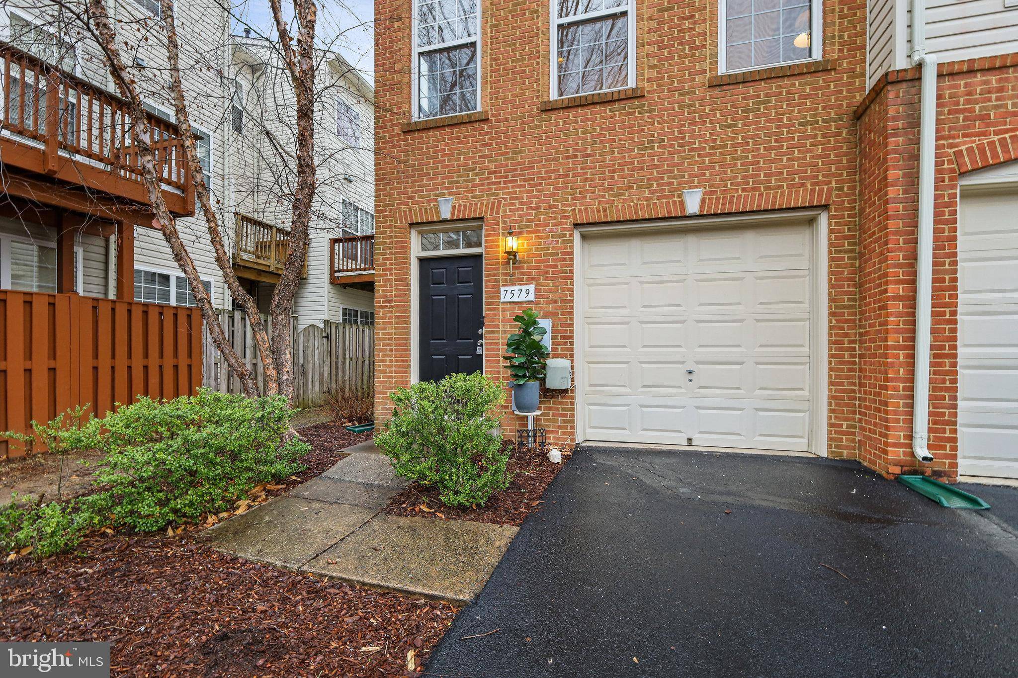 Alexandria, VA 22306,7579 GREAT SWAN CT