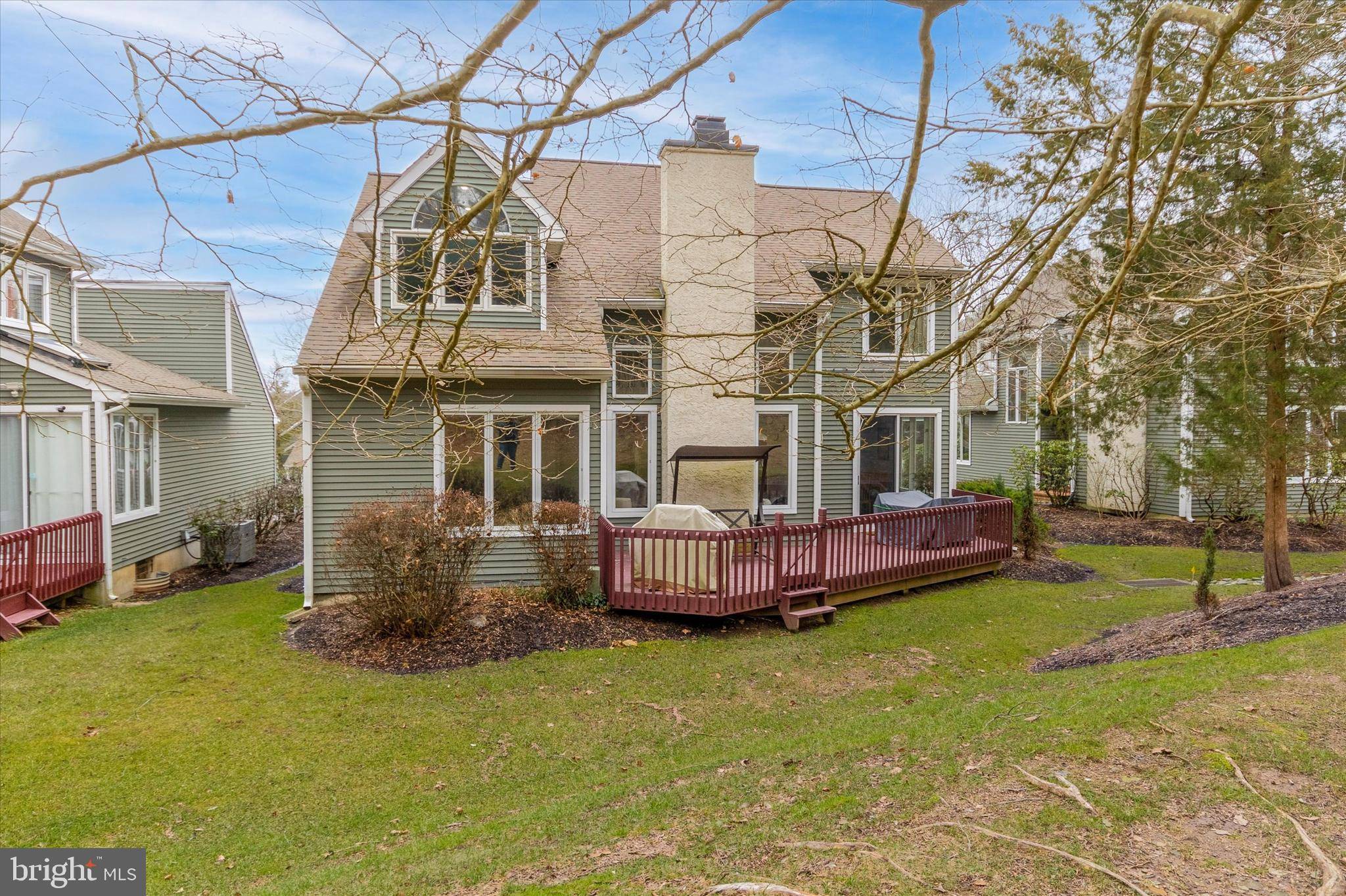 Newtown Square, PA 19073,9 HORSESHOE LN