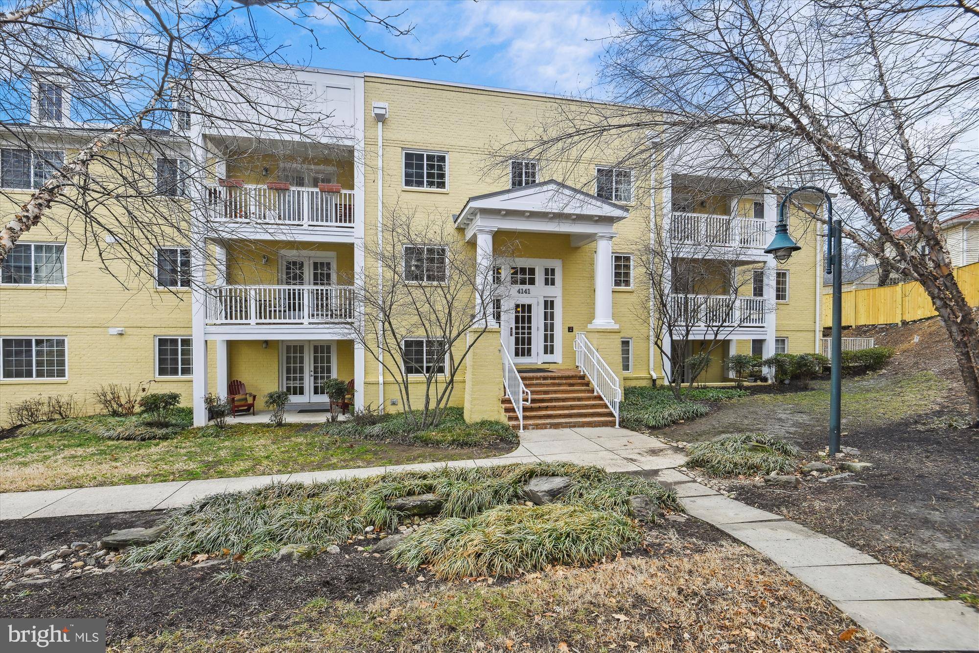 Arlington, VA 22204,4141 S FOUR MILE RUN DR #201