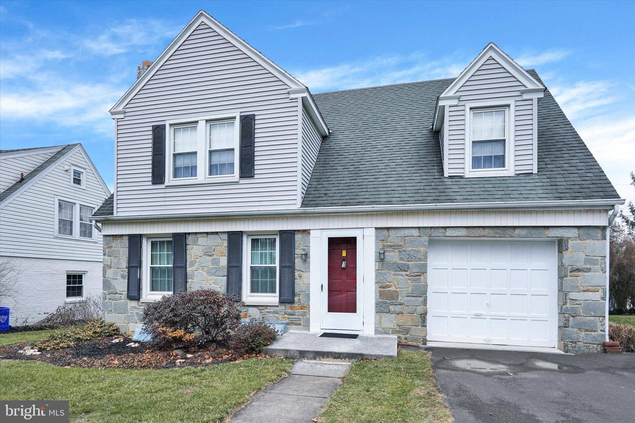 York, PA 17403,1513 CLOVER LN