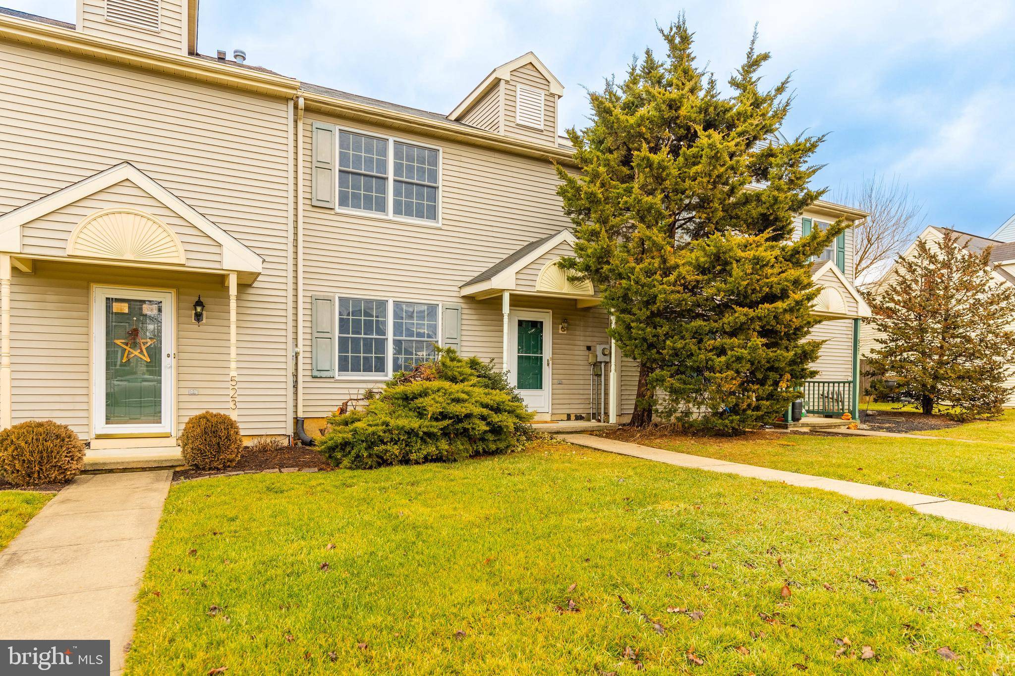 Chambersburg, PA 17201,525 BRACKEN DRIVE