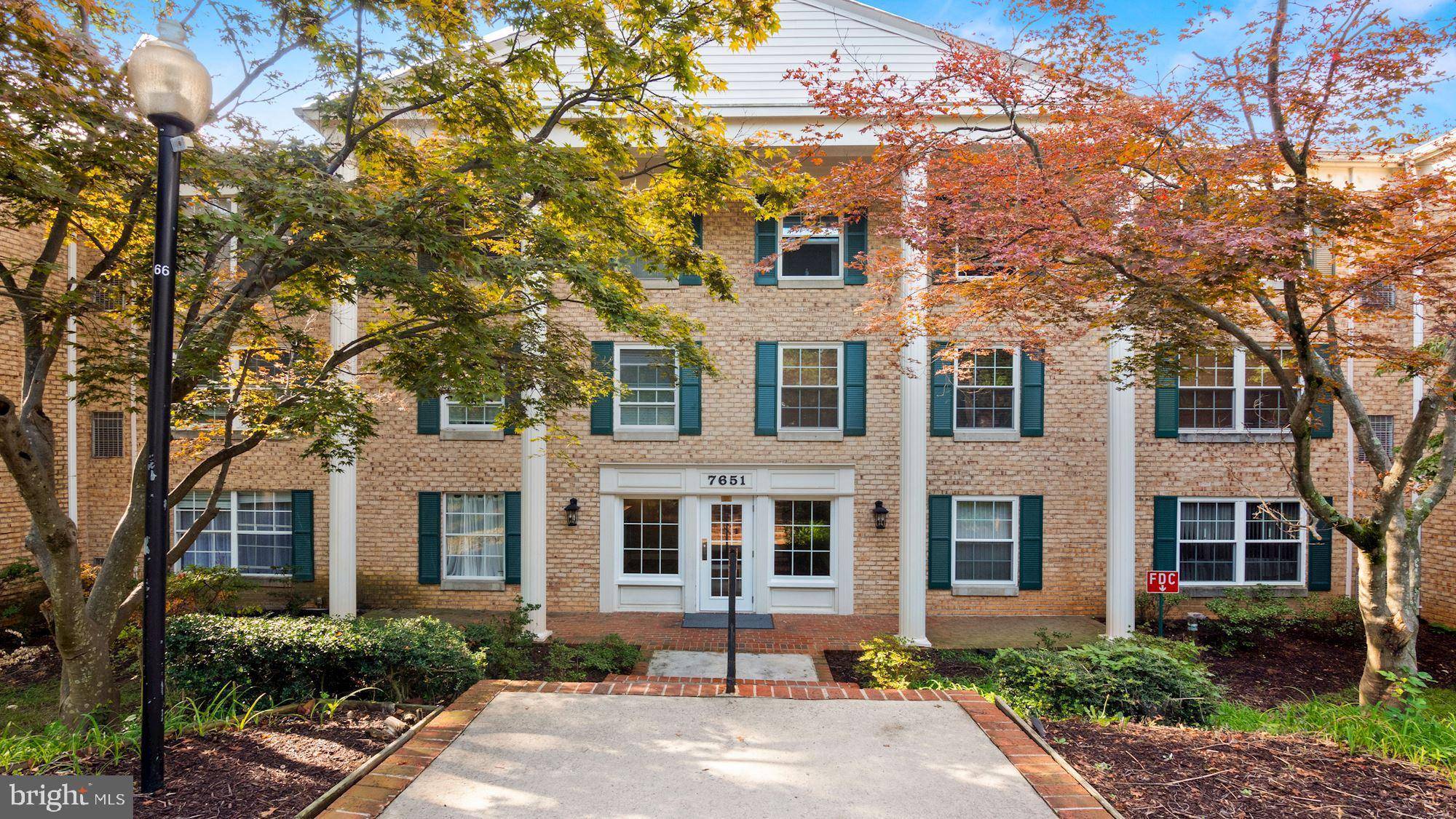 Mclean, VA 22102,7651 TREMAYNE PL #213