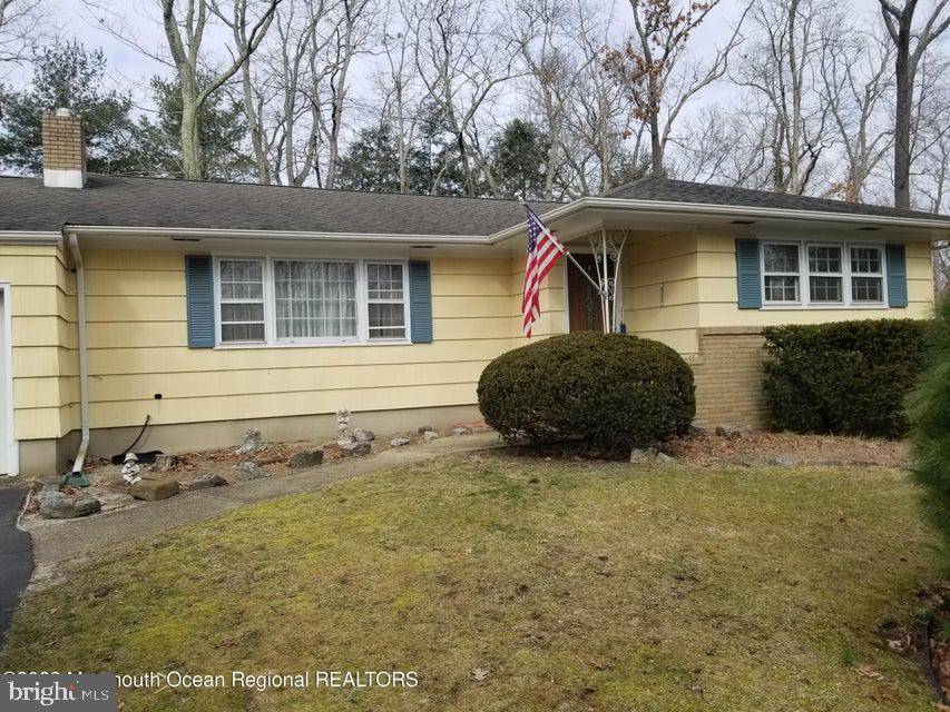 Toms River, NJ 08755,436 COLLEEN CT