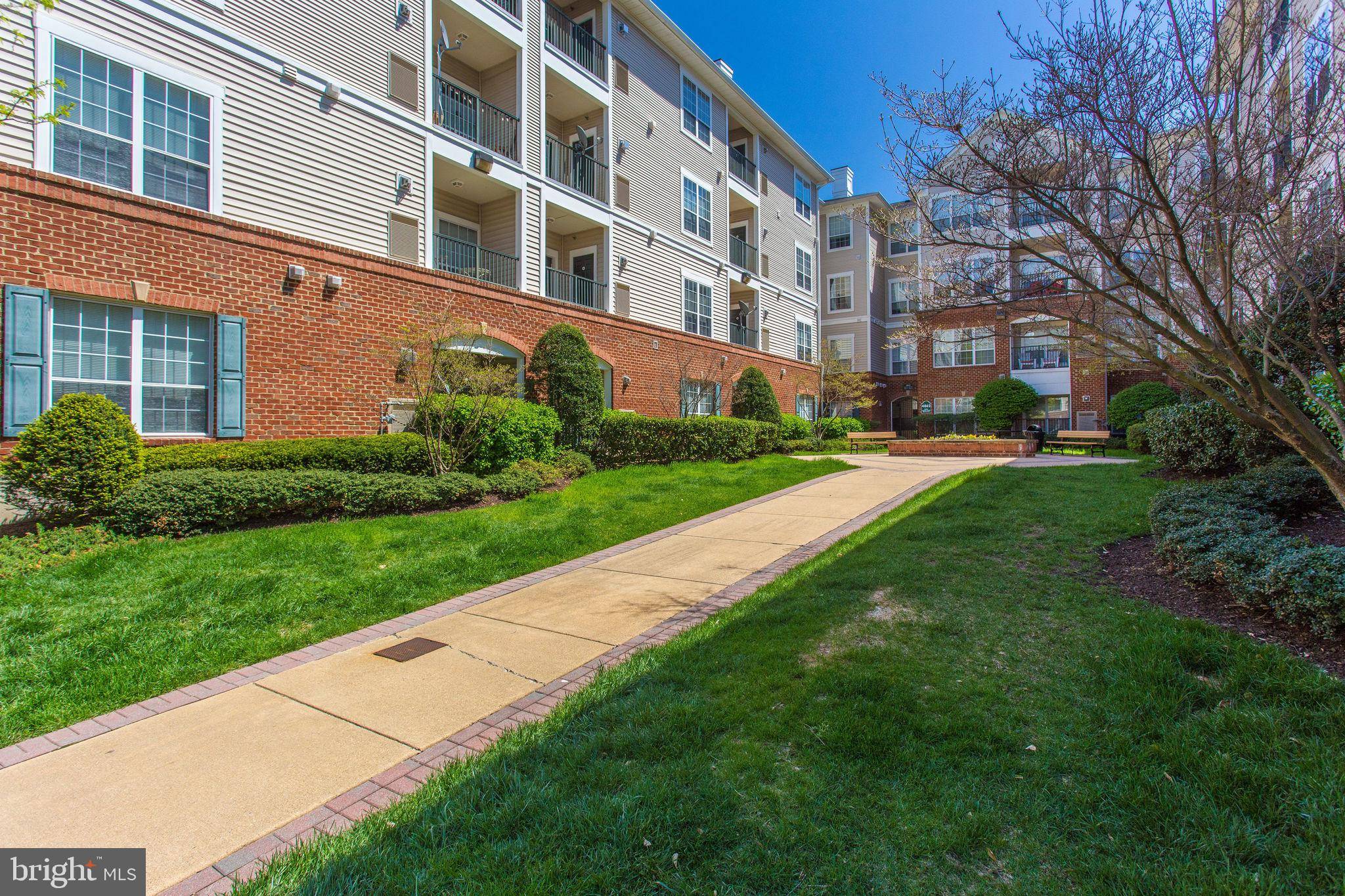 Alexandria, VA 22304,4862 EISENHOWER AVE #363