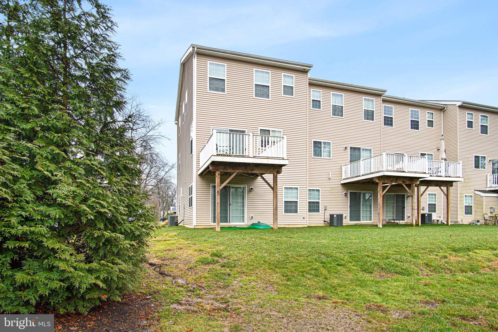 Morton, PA 19070,35 FARADAY CT