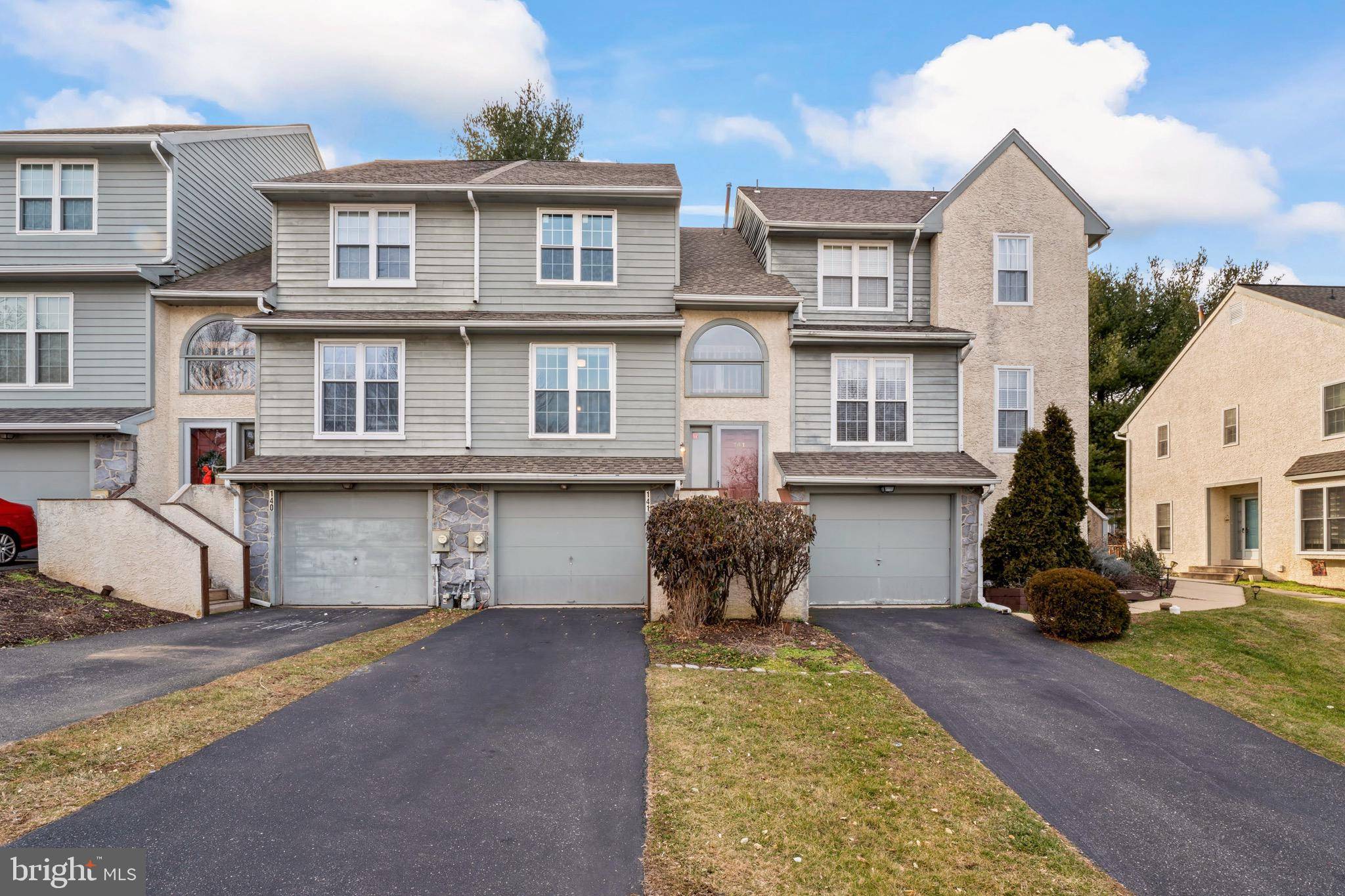 Aston, PA 19014,141 KNOLLWOOD CT