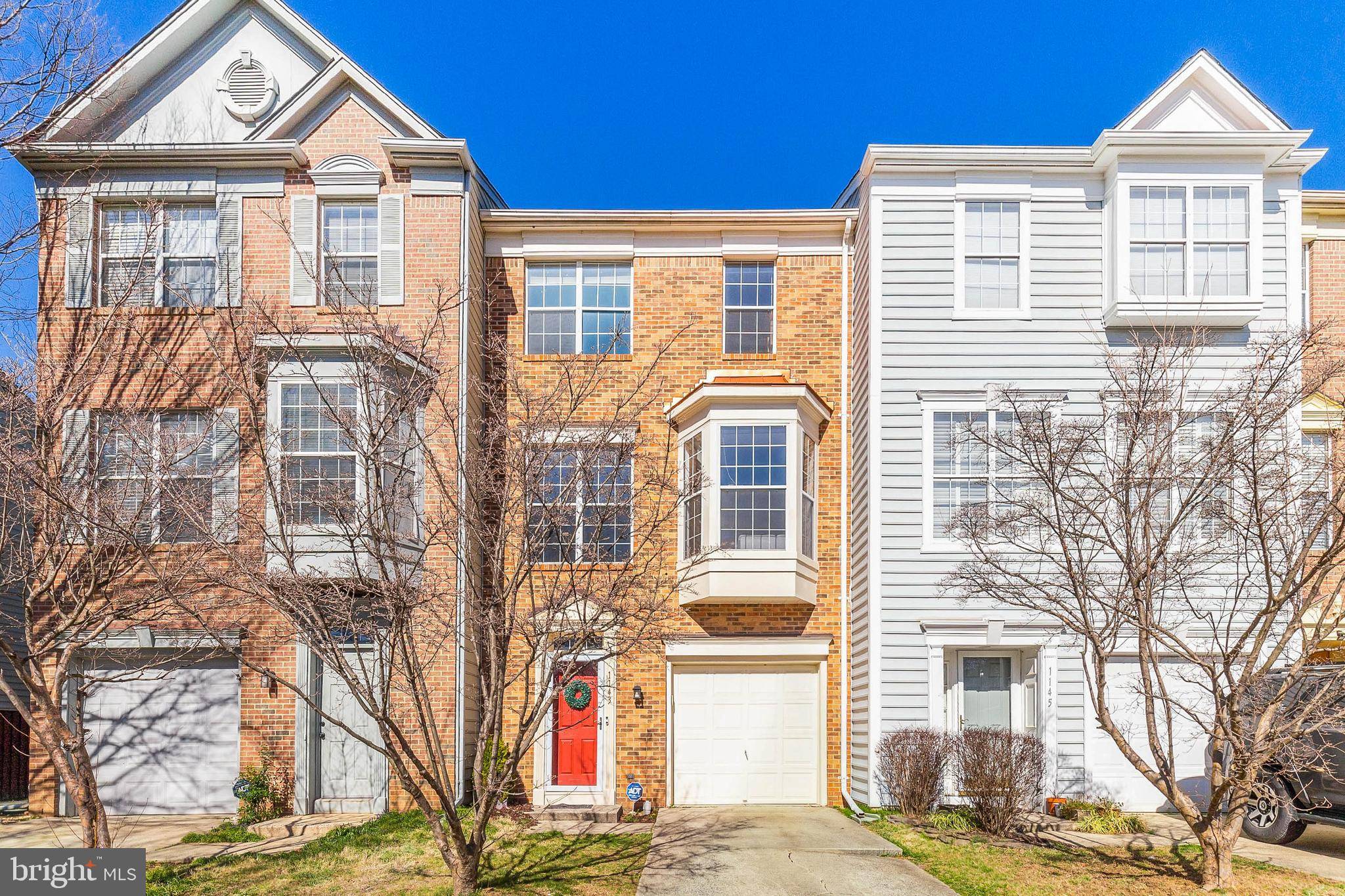 Herndon, VA 20170,1143 CYPRESS TREE PL