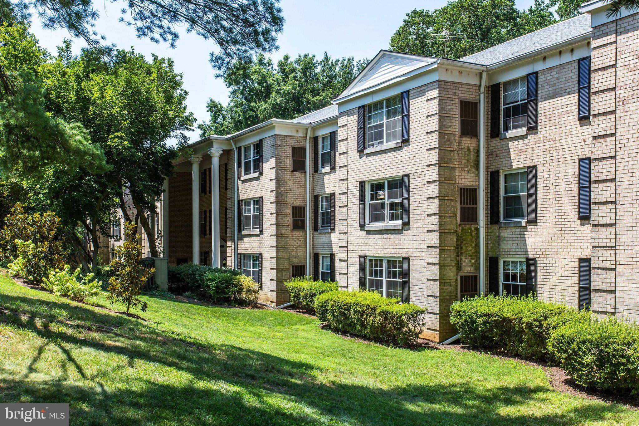 Mclean, VA 22102,7700 TREMAYNE PL #304