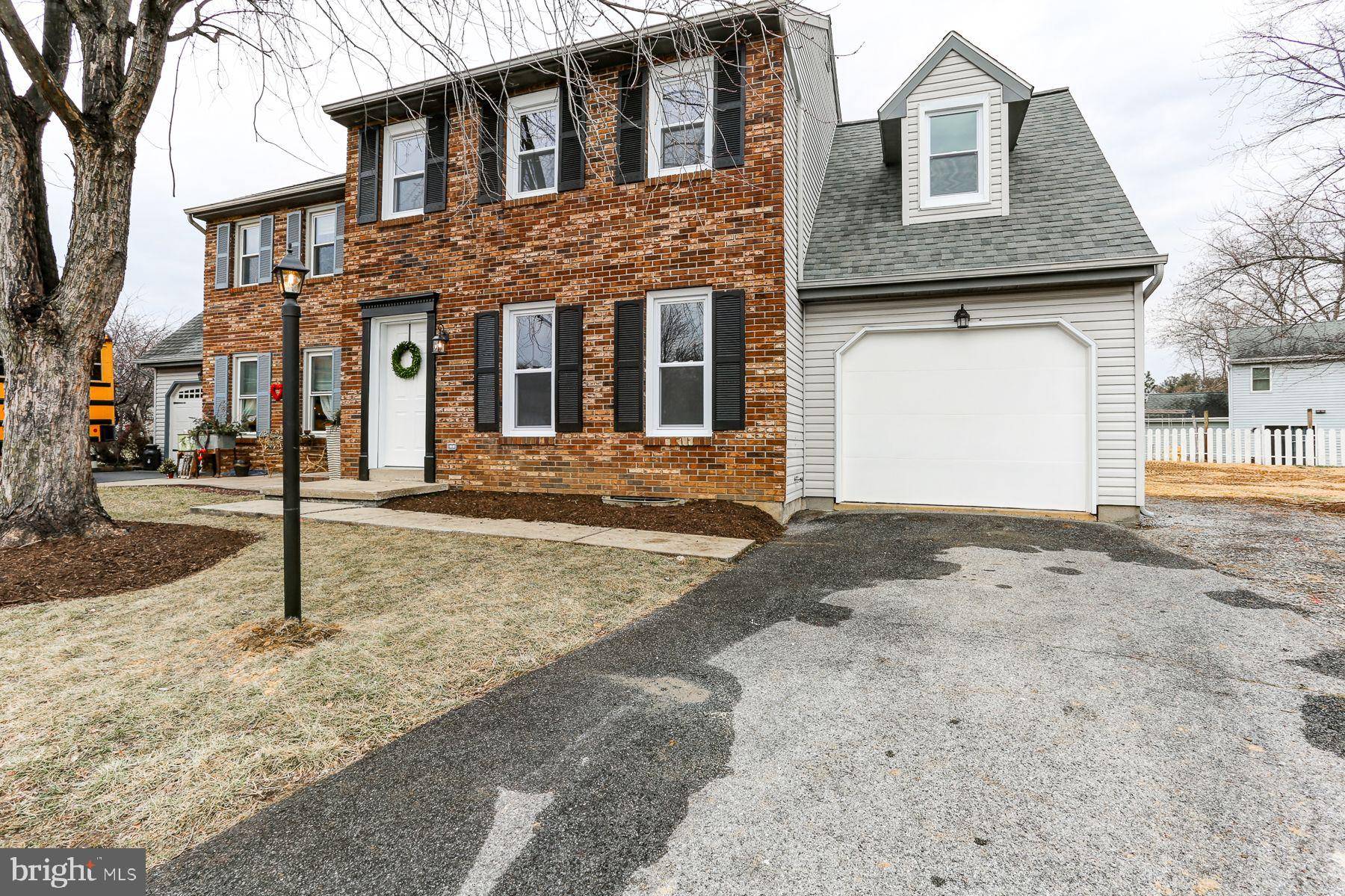 Lititz, PA 17543,21 LAKEVIEW PL