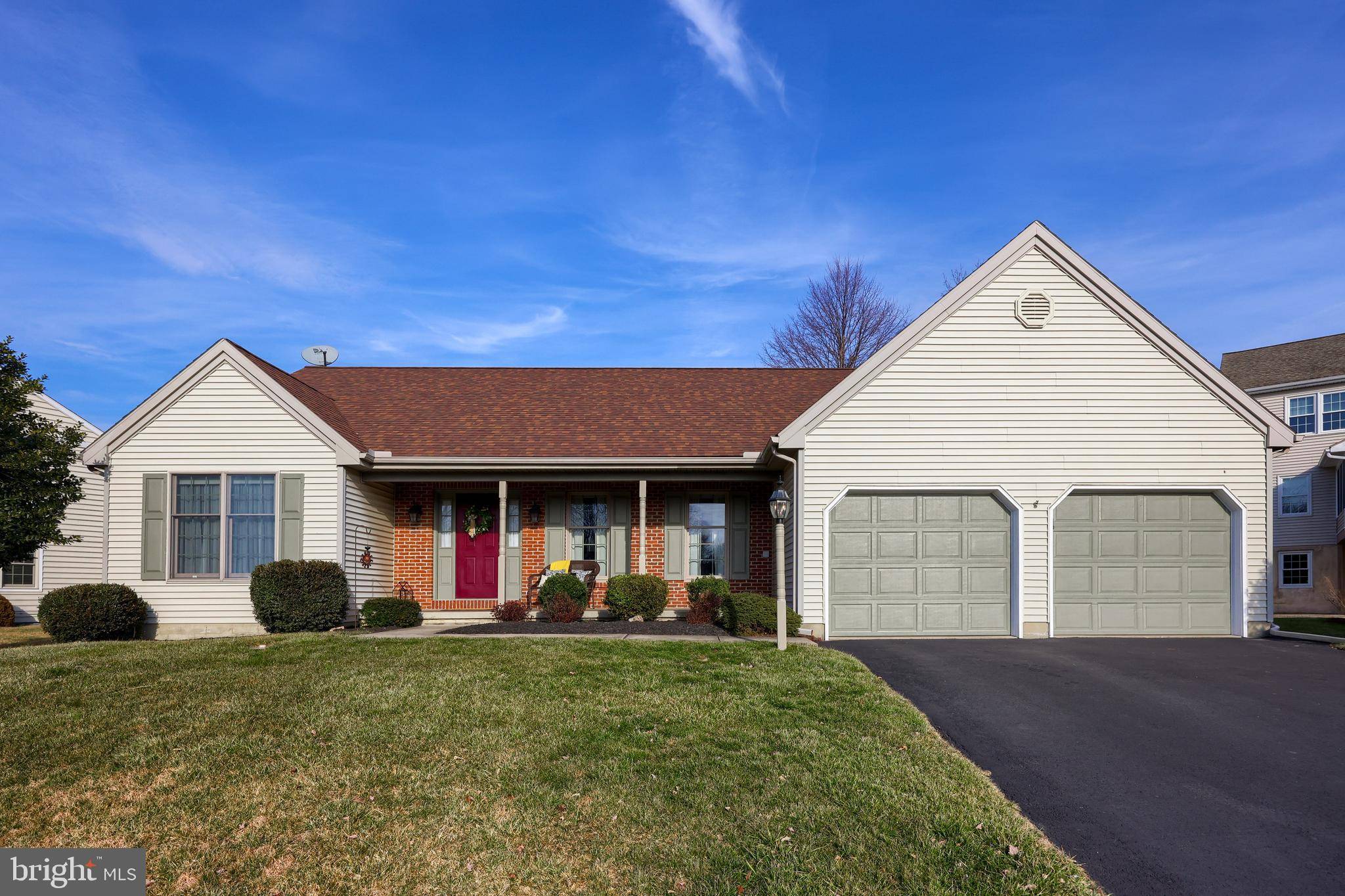 Lancaster, PA 17602,303 OAK THORNE LN