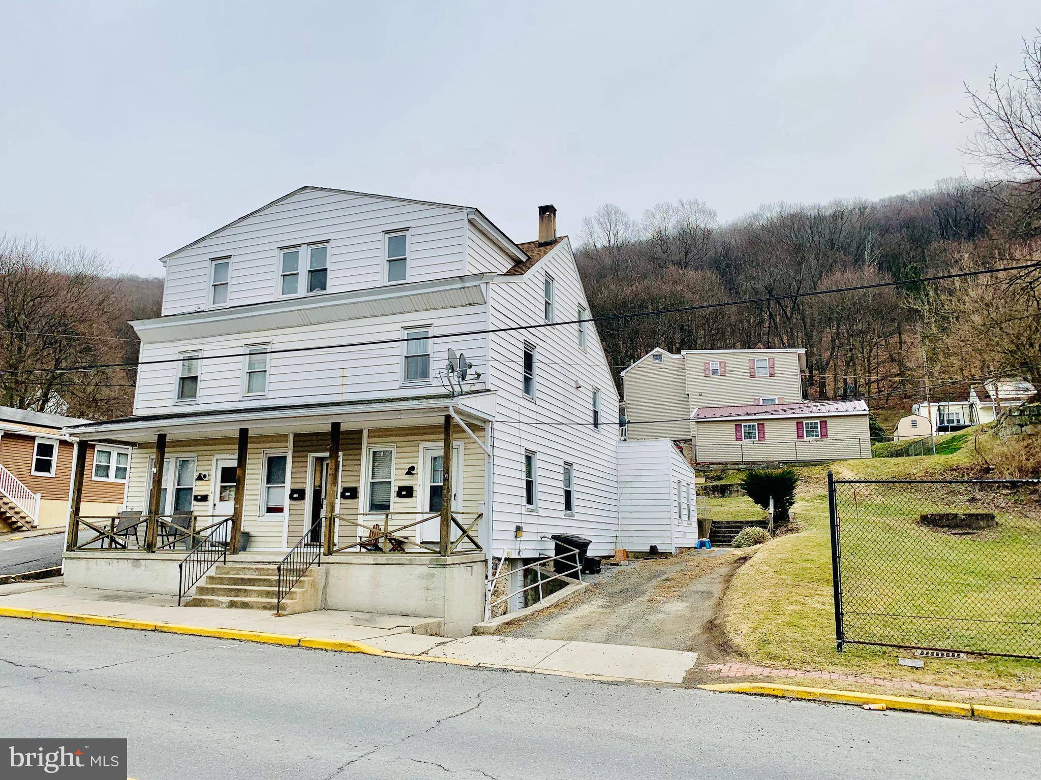 Pottsville, PA 17901,302-304 W BACON ST