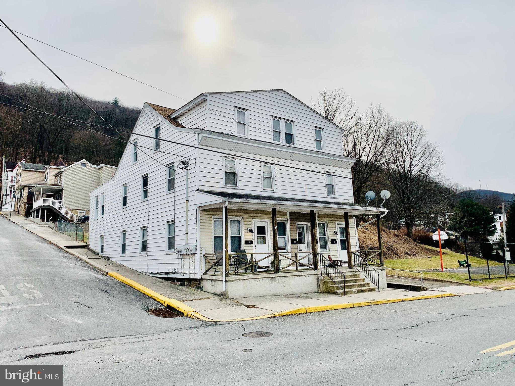 Pottsville, PA 17901,302-304 W BACON ST