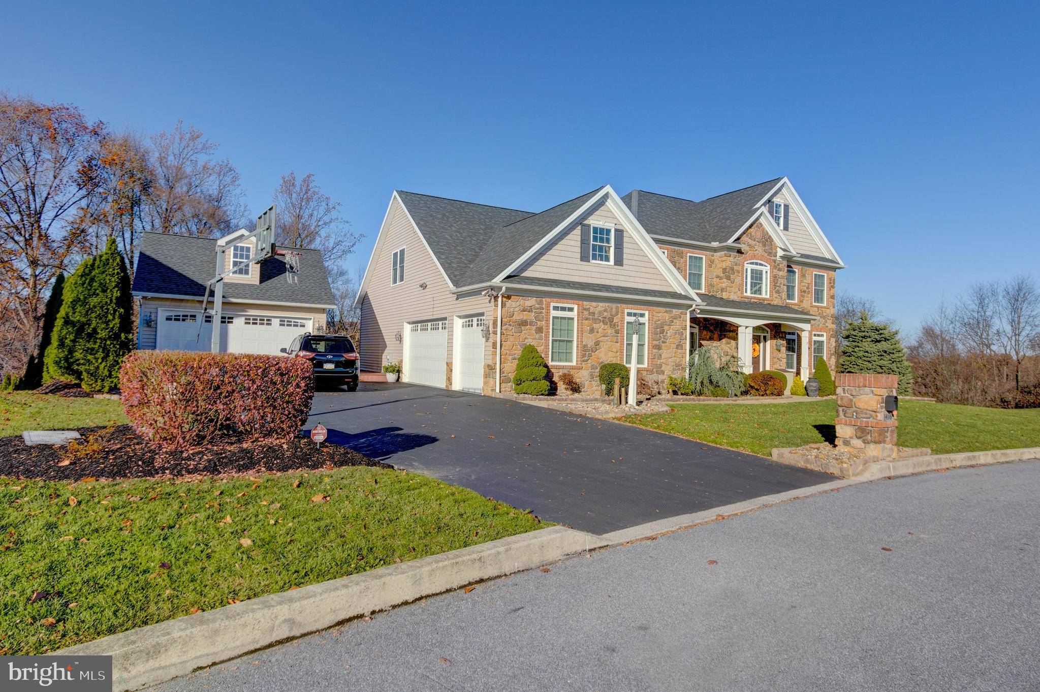 Mechanicsburg, PA 17050,1416 SUMMIT WAY