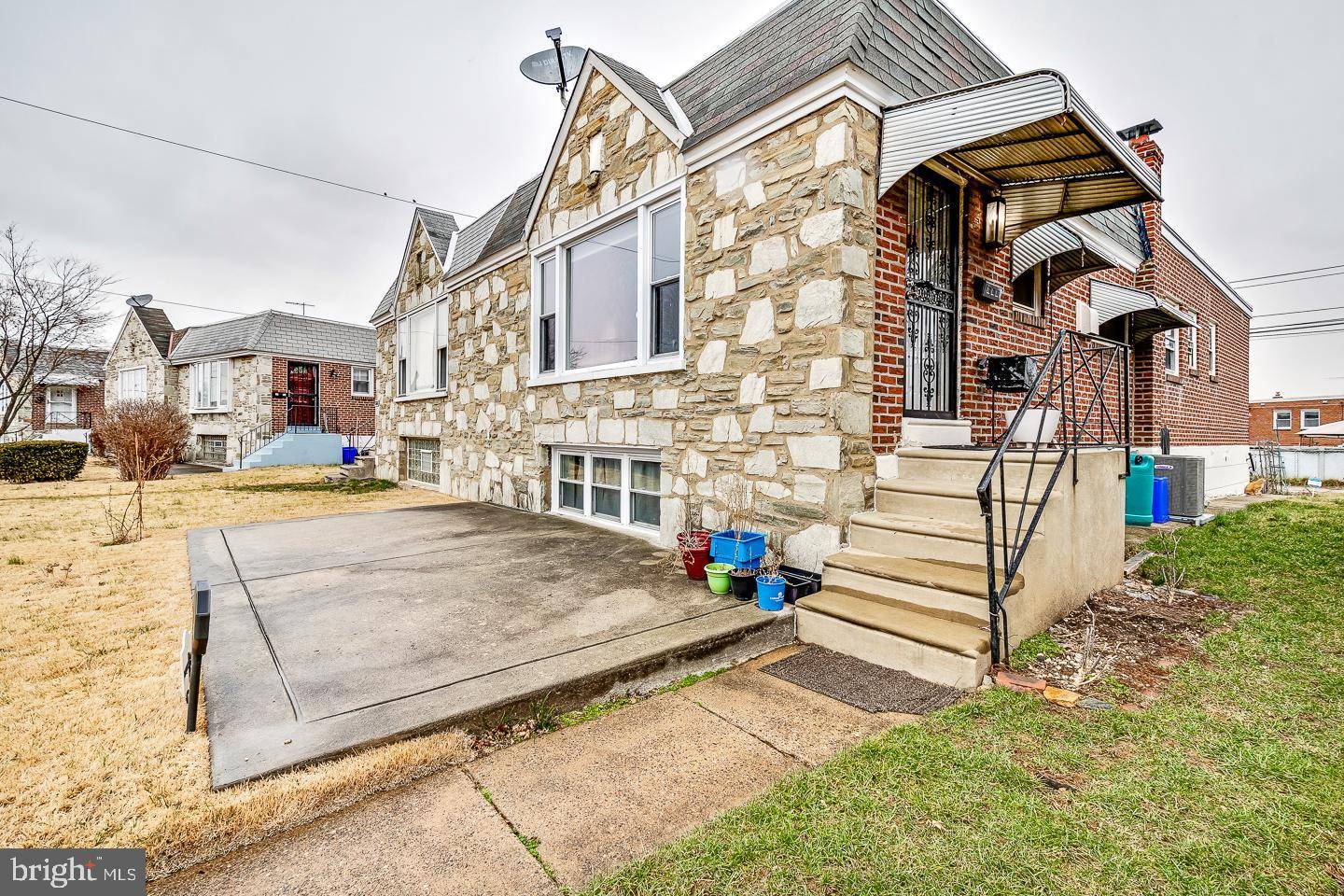 Philadelphia, PA 19152,8841 LISTER ST