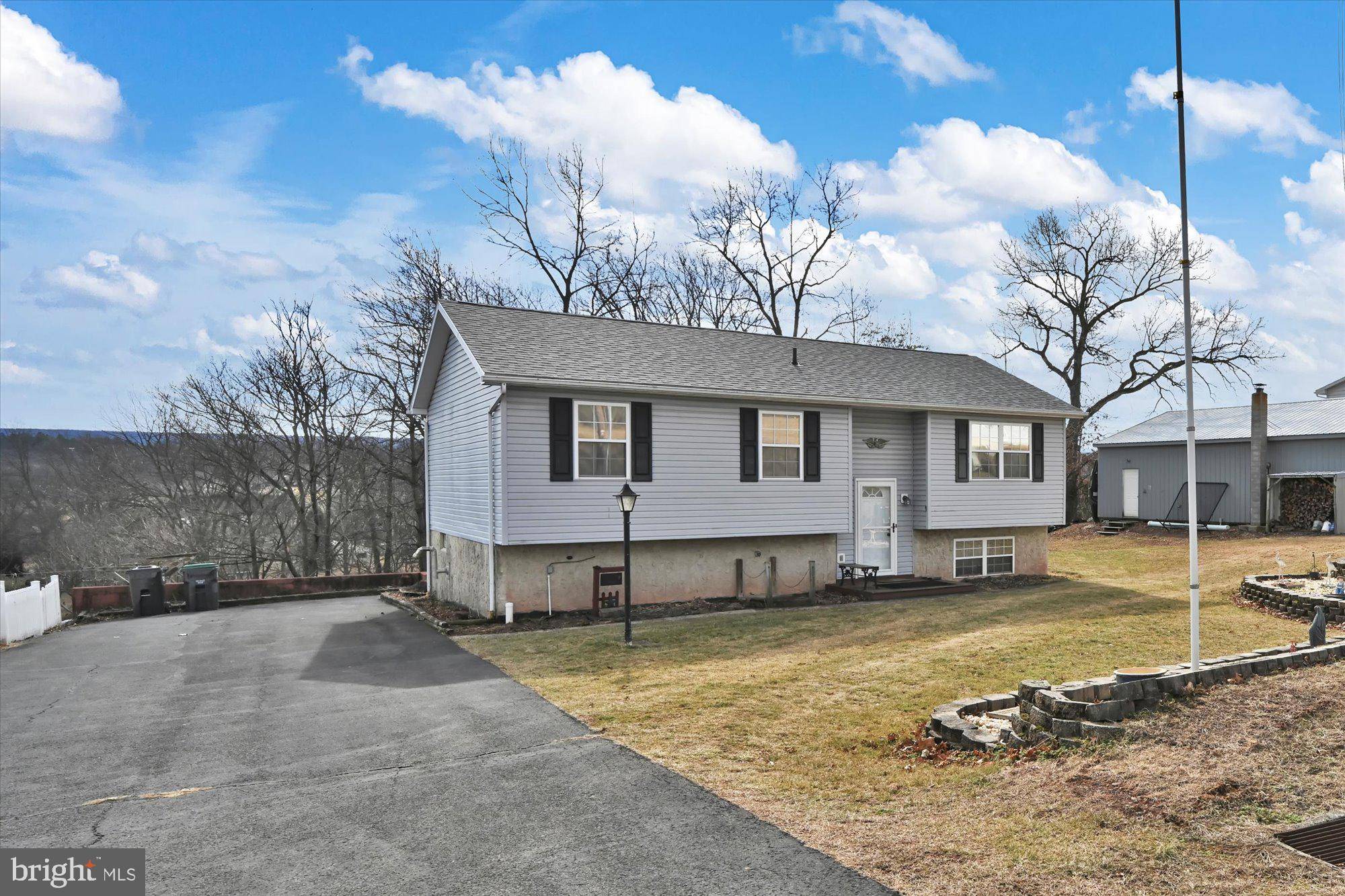 Auburn, PA 17922,1061 INDIAN COVE