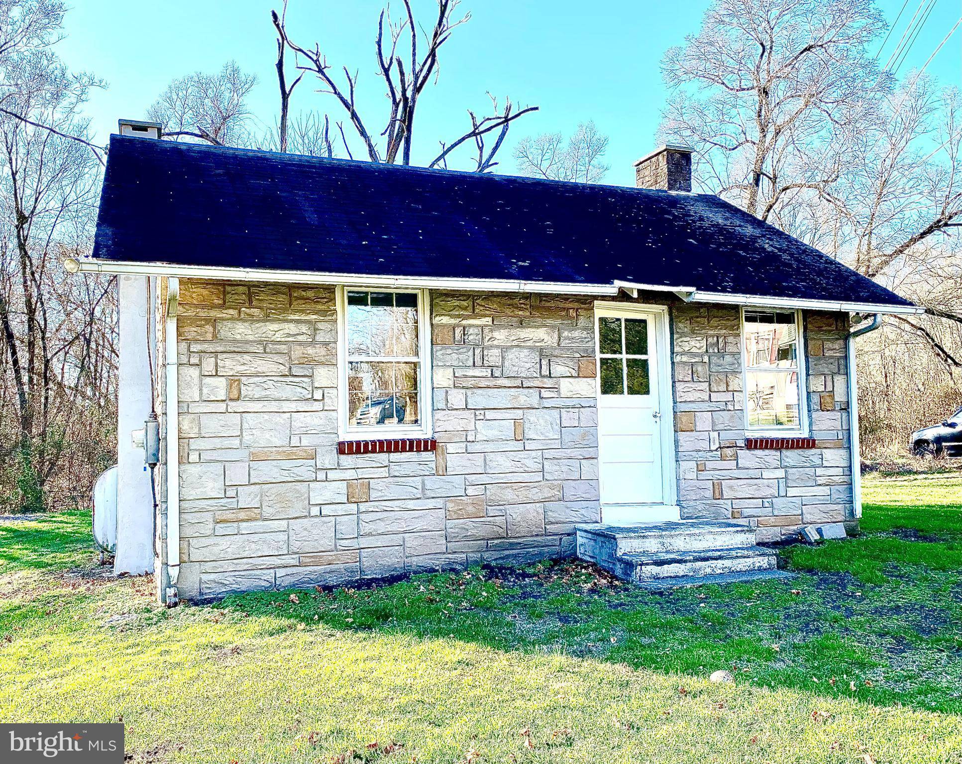 Douglassville, PA 19518,8 OLD PHILA PI