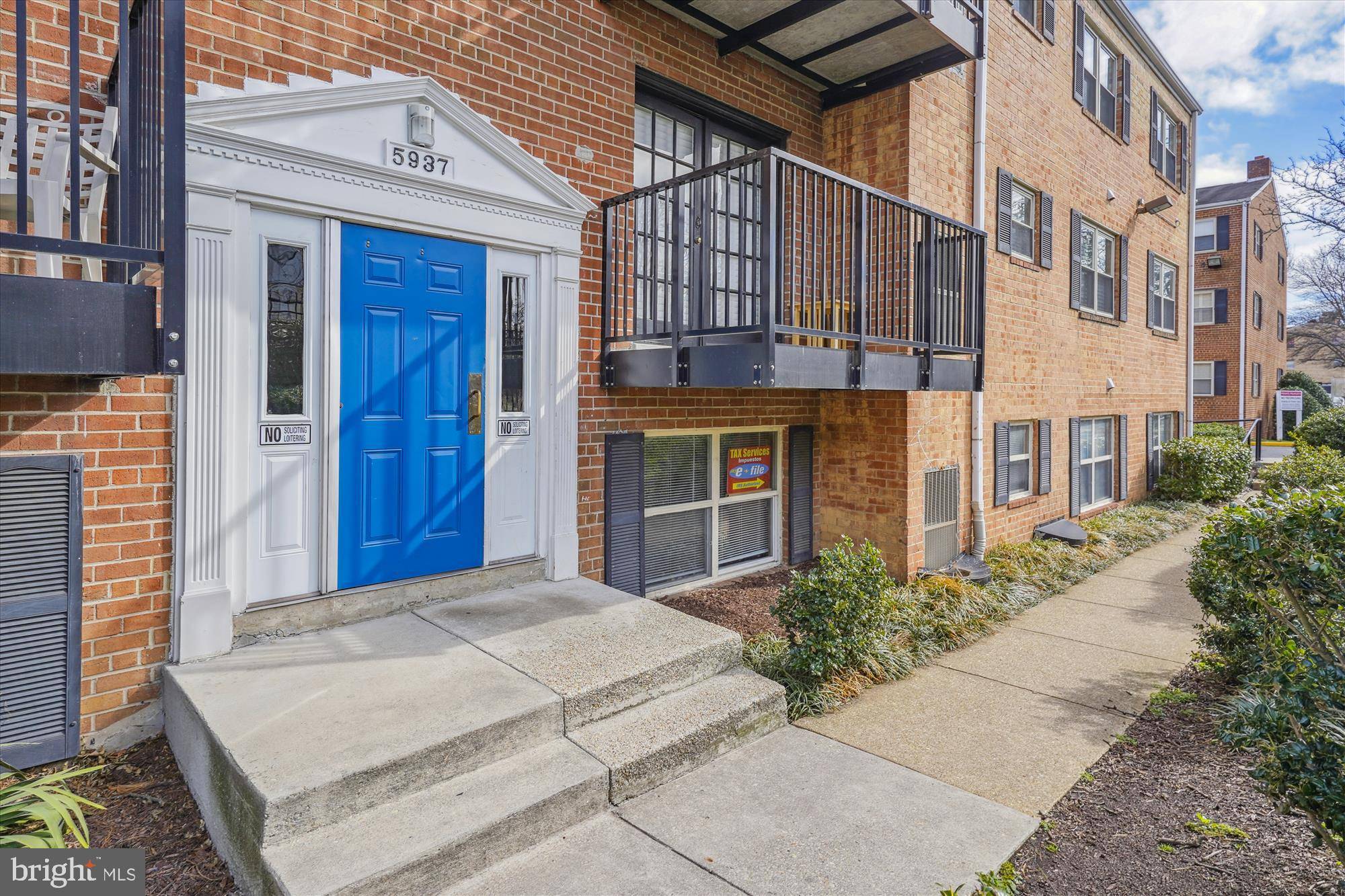 Alexandria, VA 22312,5937 QUANTRELL AVE #303