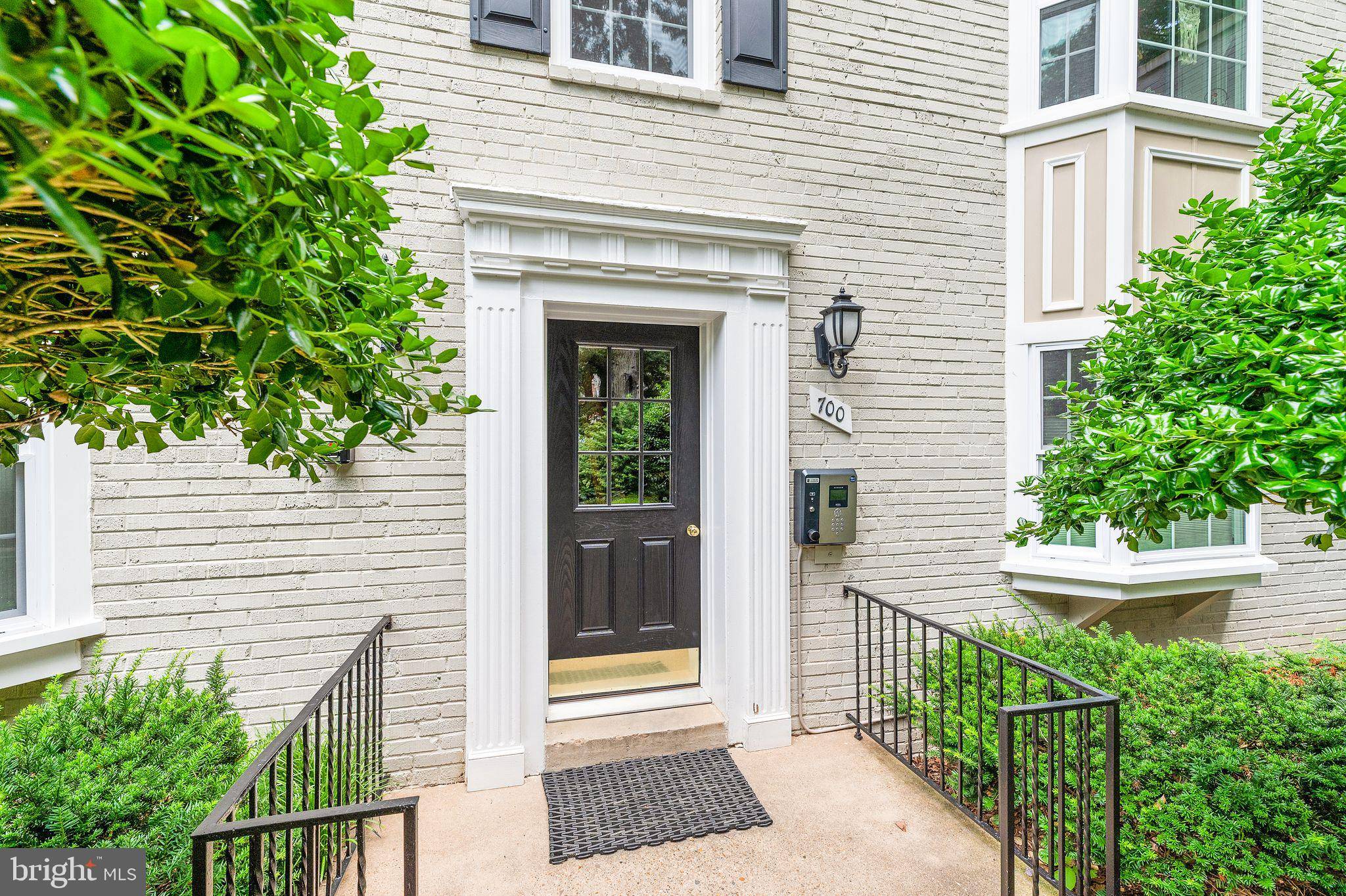 Arlington, VA 22204,700 S ARLINGTON MILL DR #304