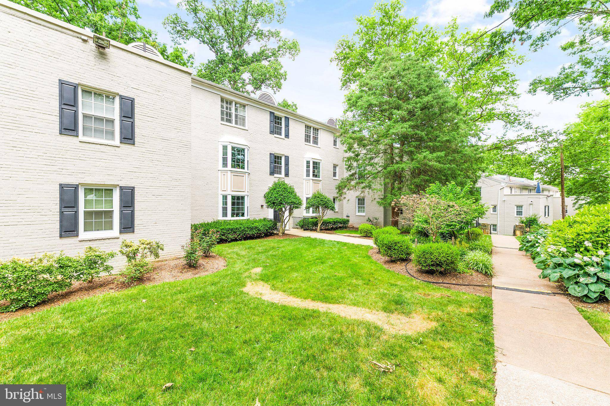 Arlington, VA 22204,700 S ARLINGTON MILL DR #304