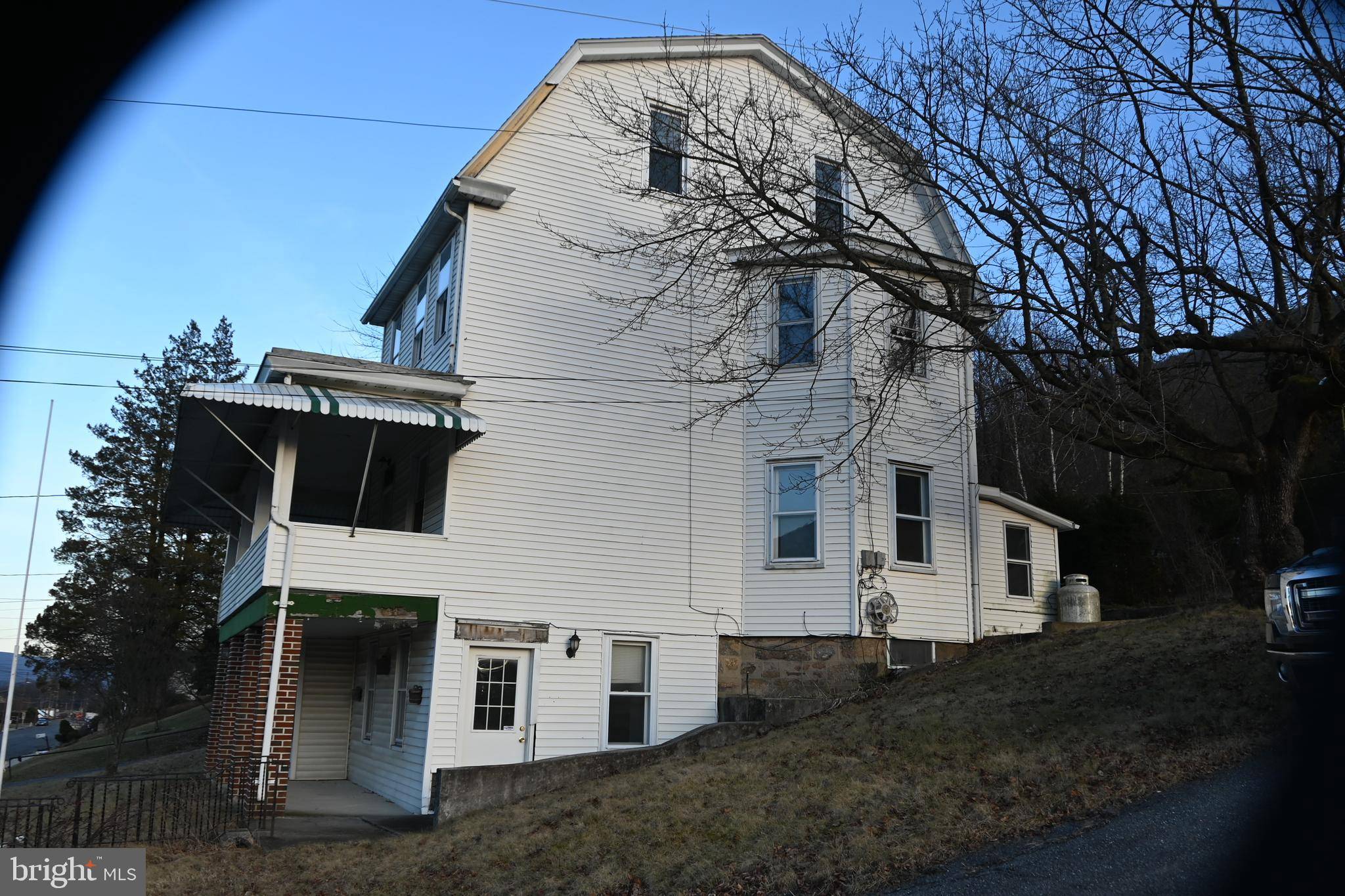 Nesquehoning, PA 18240,405 E CENTER ST