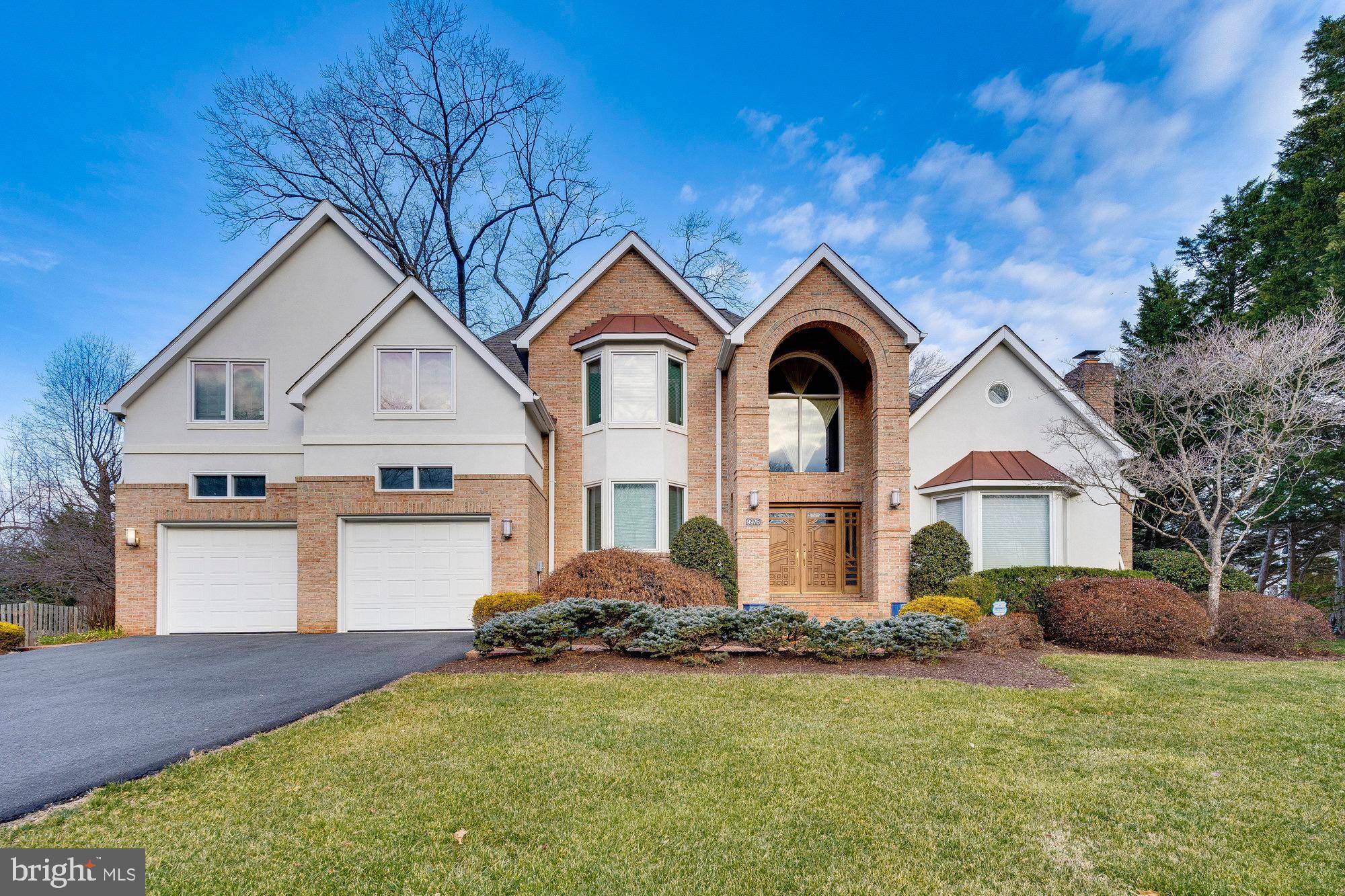 Vienna, VA 22181,9976 HIDDEN OAKS CT