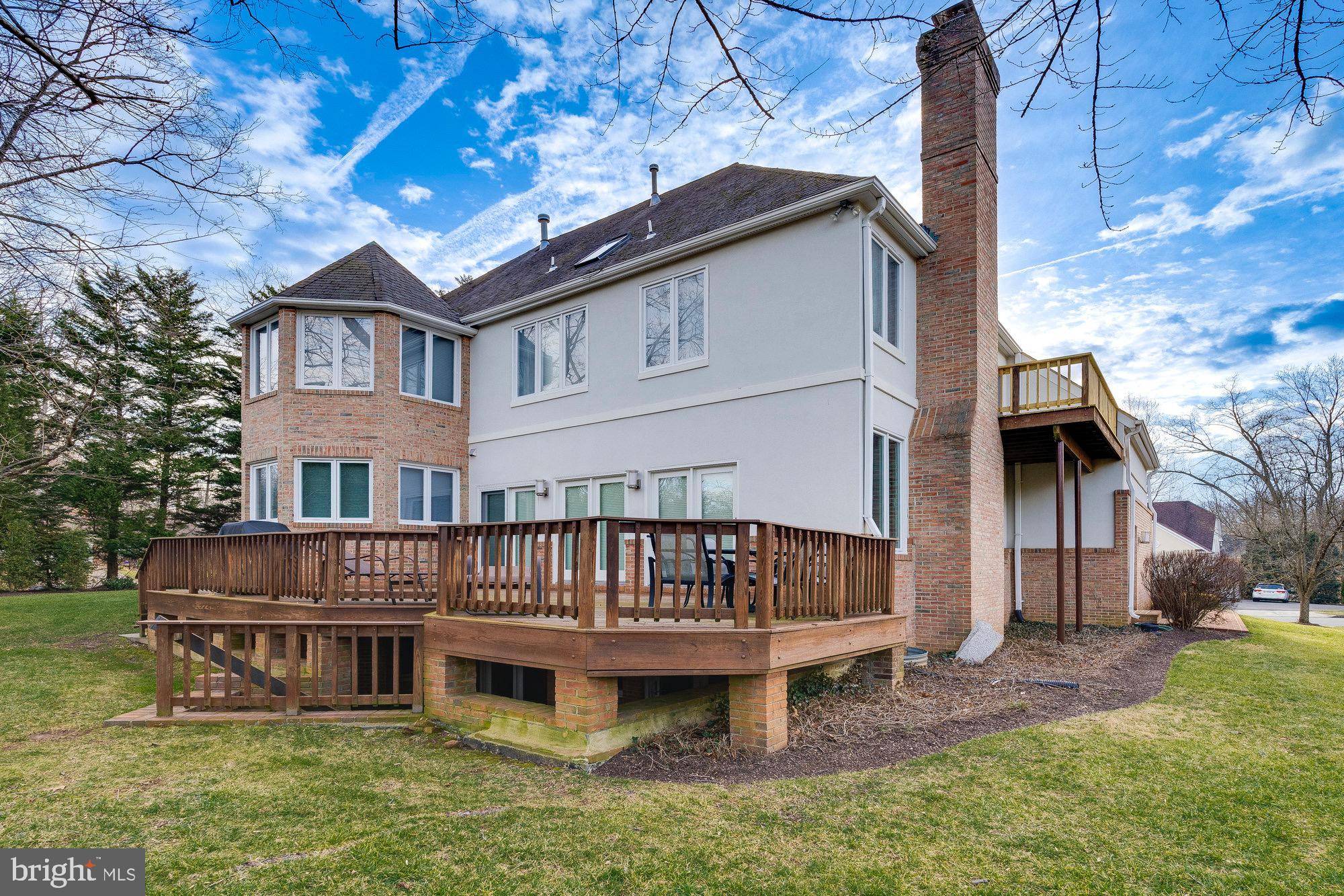 Vienna, VA 22181,9976 HIDDEN OAKS CT