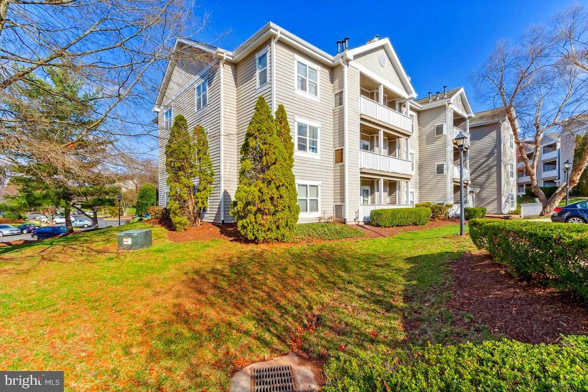 Centreville, VA 20121,14304 ROSY LN #15