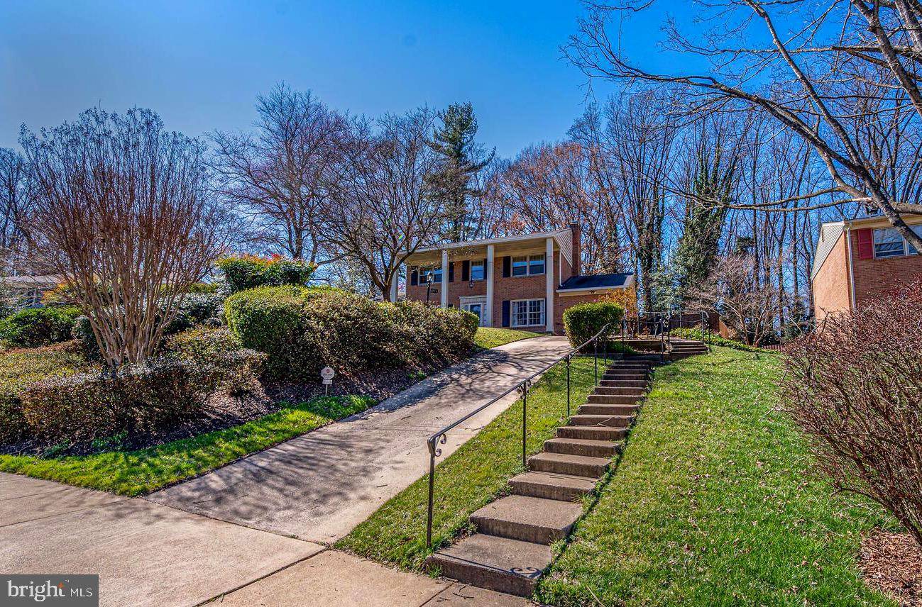 Mclean, VA 22101,1573 FOREST VILLA LN