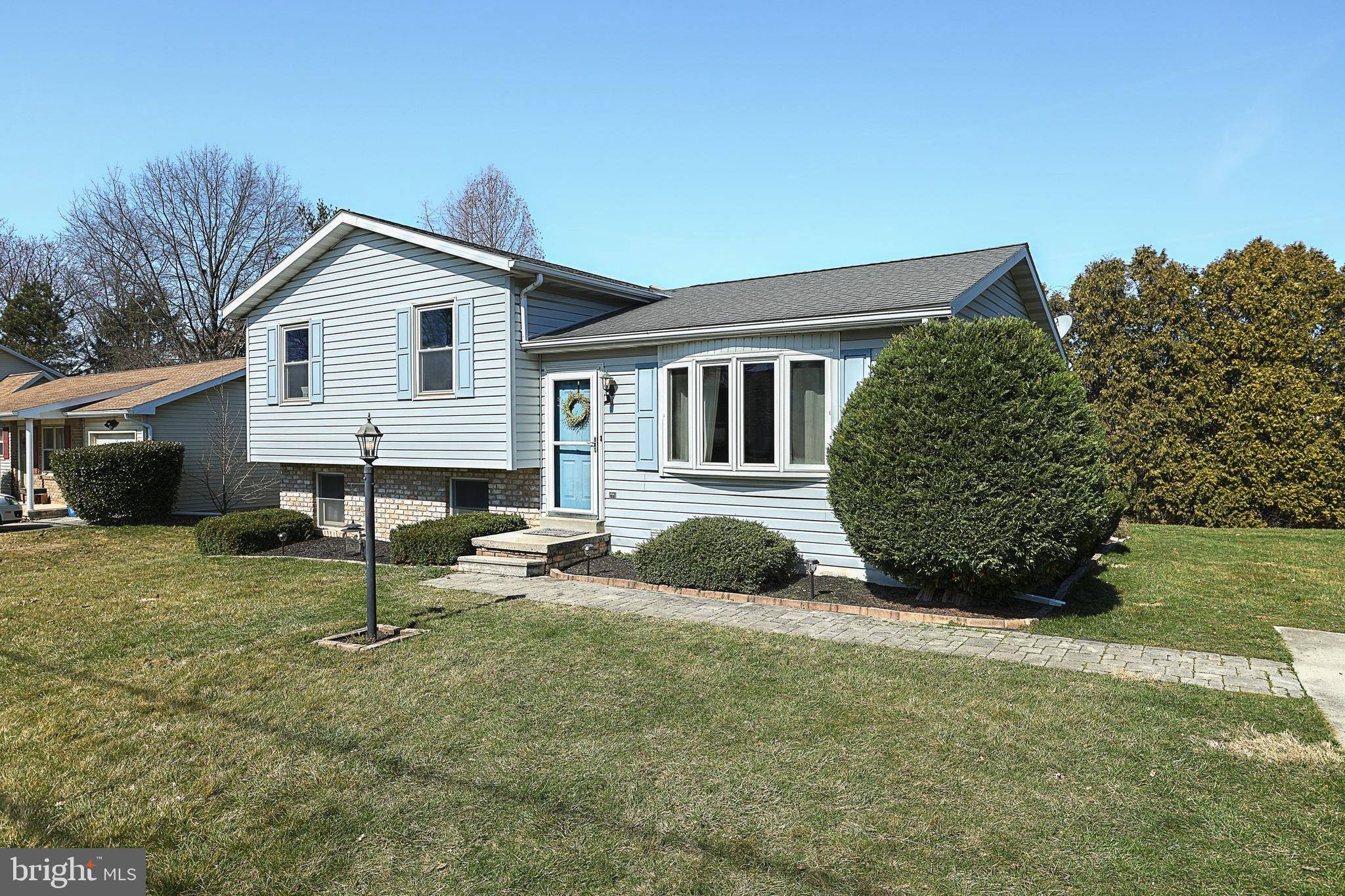 Hanover, PA 17331,255 CLOVER LN