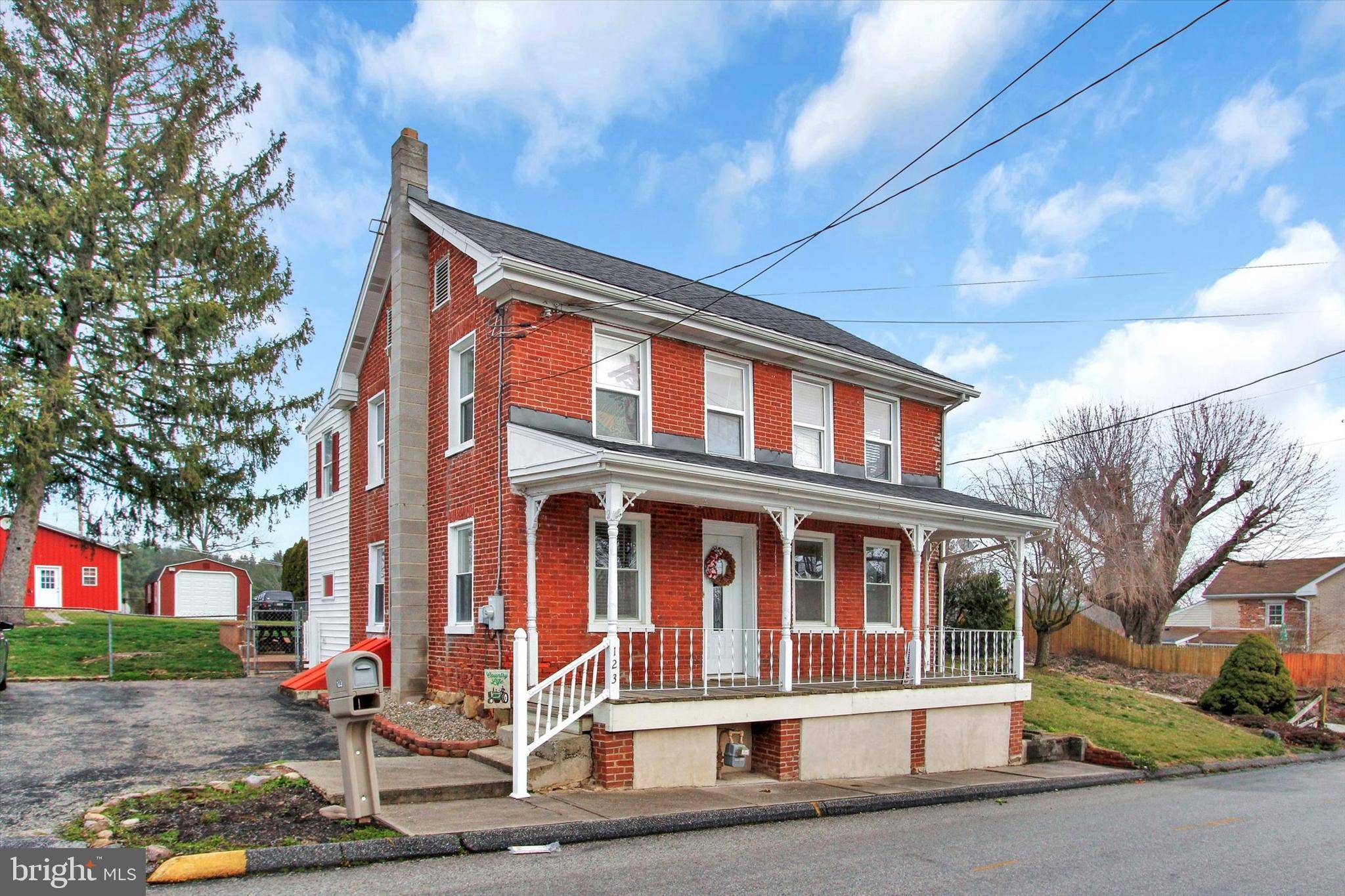 Abbottstown, PA 17301,123 W WATER ST